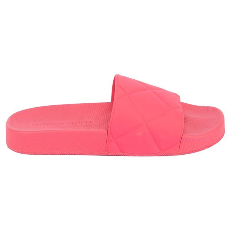 Bottega Veneta Women's Pink Rubber Intrecciato Slides For Sale