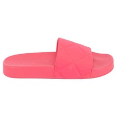 Used Bottega Veneta Women's Pink Rubber Intrecciato Slides