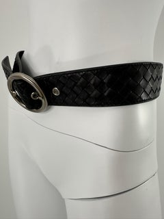 Bottega Veneta Woven Matte Black Leather Belt with a Silver Circle Buckle 80/32