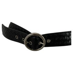 Bottega Veneta Cintura in pelle nera opaca intrecciata con fibbia a cerchio argentata 80/32
