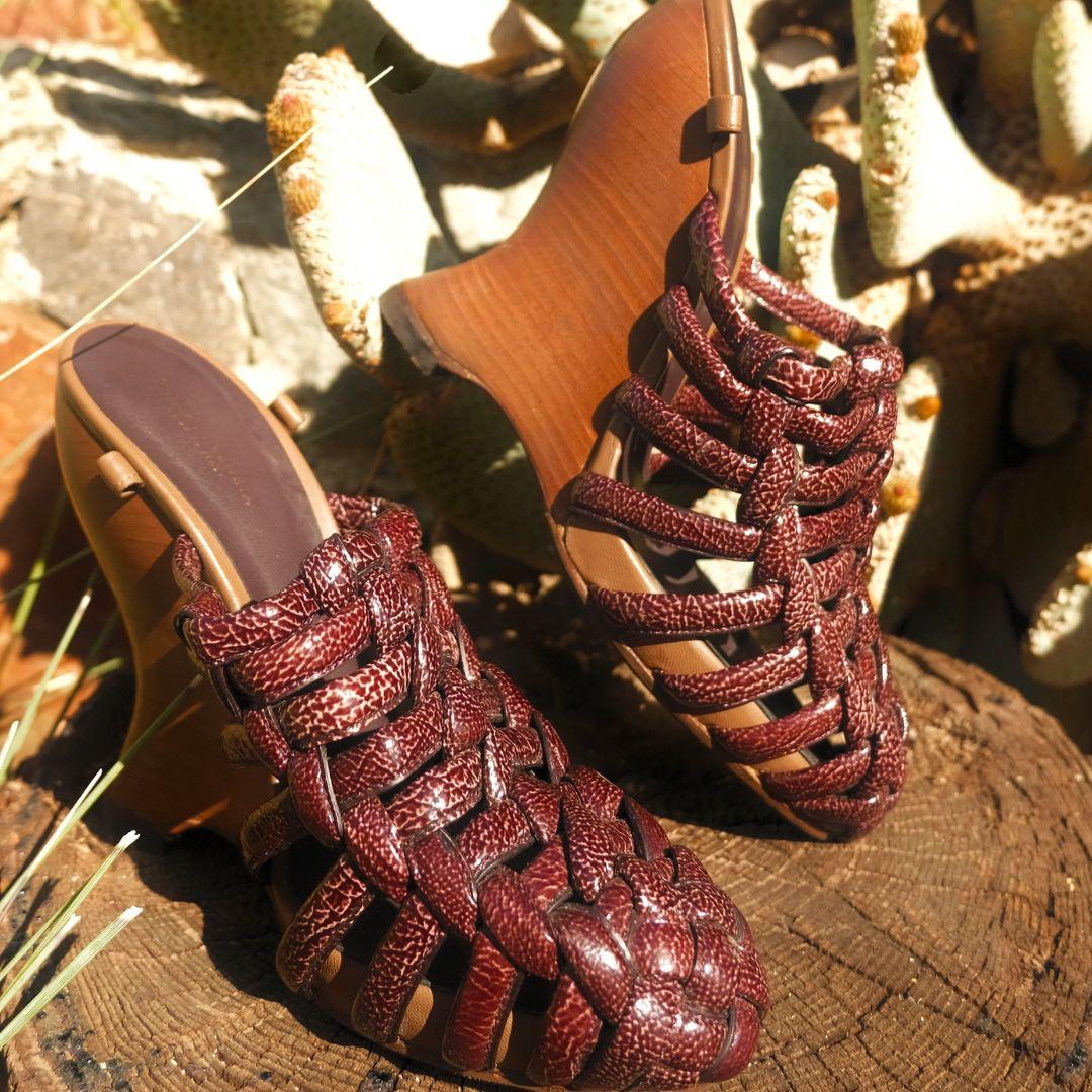 BOTTEGA VENETA Woven Textured Leather Mules with Sculptural Wedge Heels In Good Condition For Sale In Morongo Valley, CA