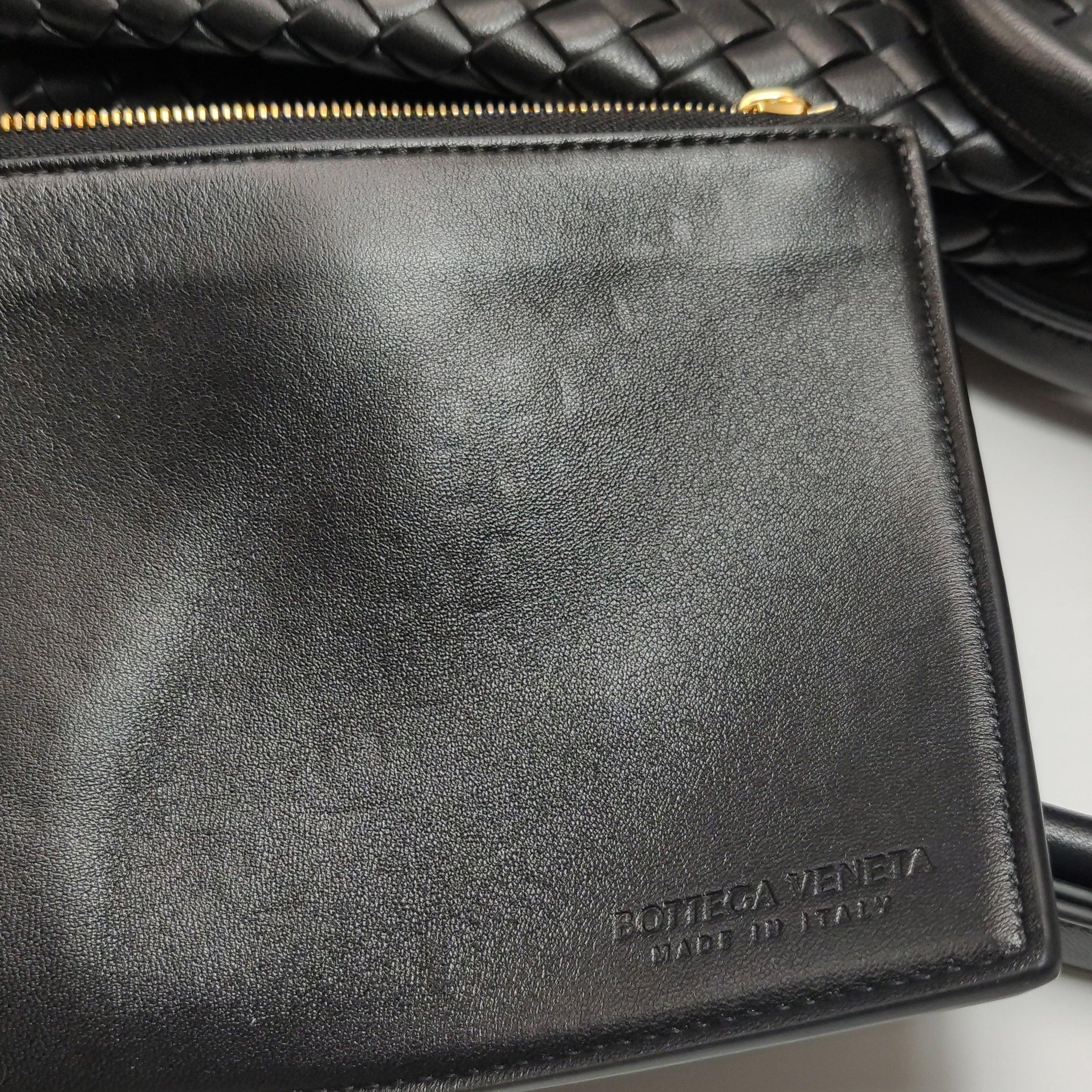 Bottega Veneta XXL Snap Tote Cuir Intrecciato Noir Avec Pochette en vente 14