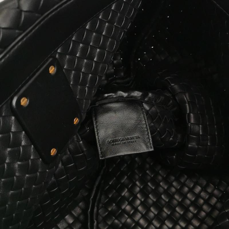 Bottega Veneta XXL Snap Tote Cuir Intrecciato Noir Avec Pochette en vente 3