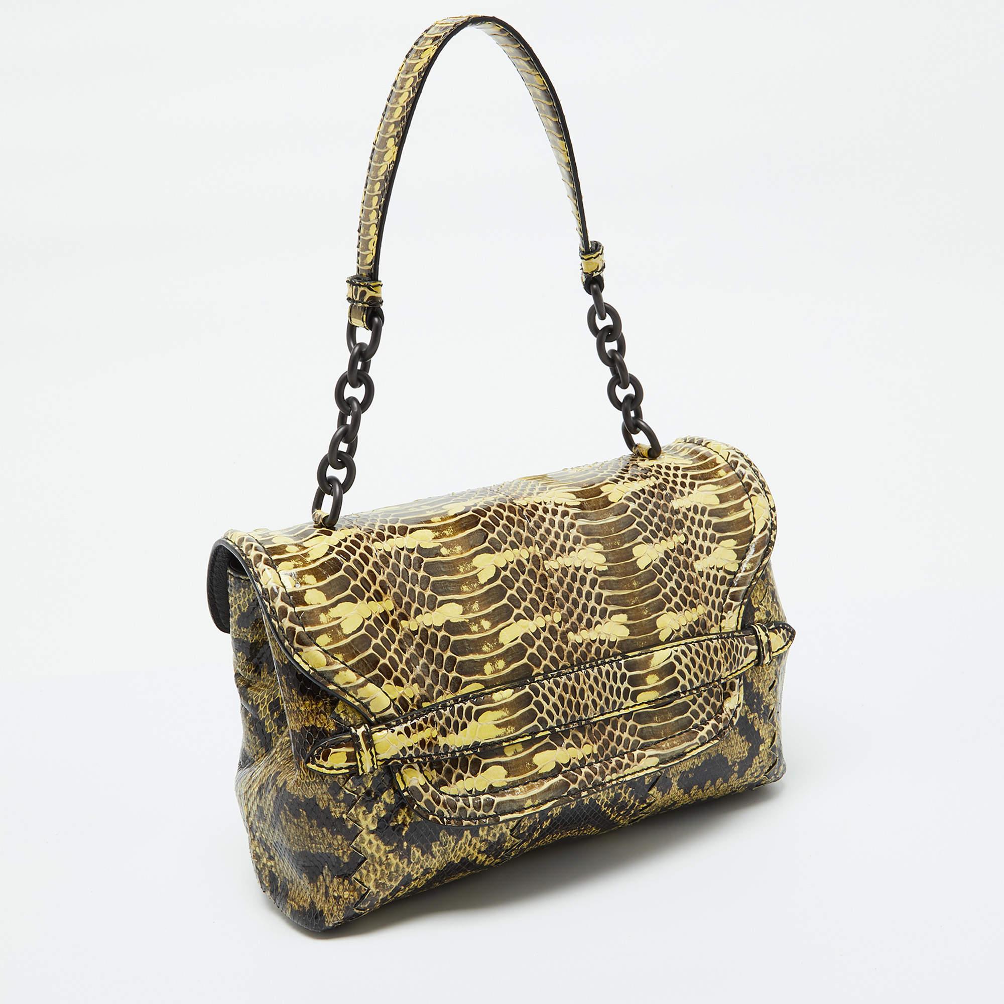 Bottega Veneta - Sac à bandoulière Intrecciato Karung Watersnake - Jaune/Marron Bon état - En vente à Dubai, Al Qouz 2