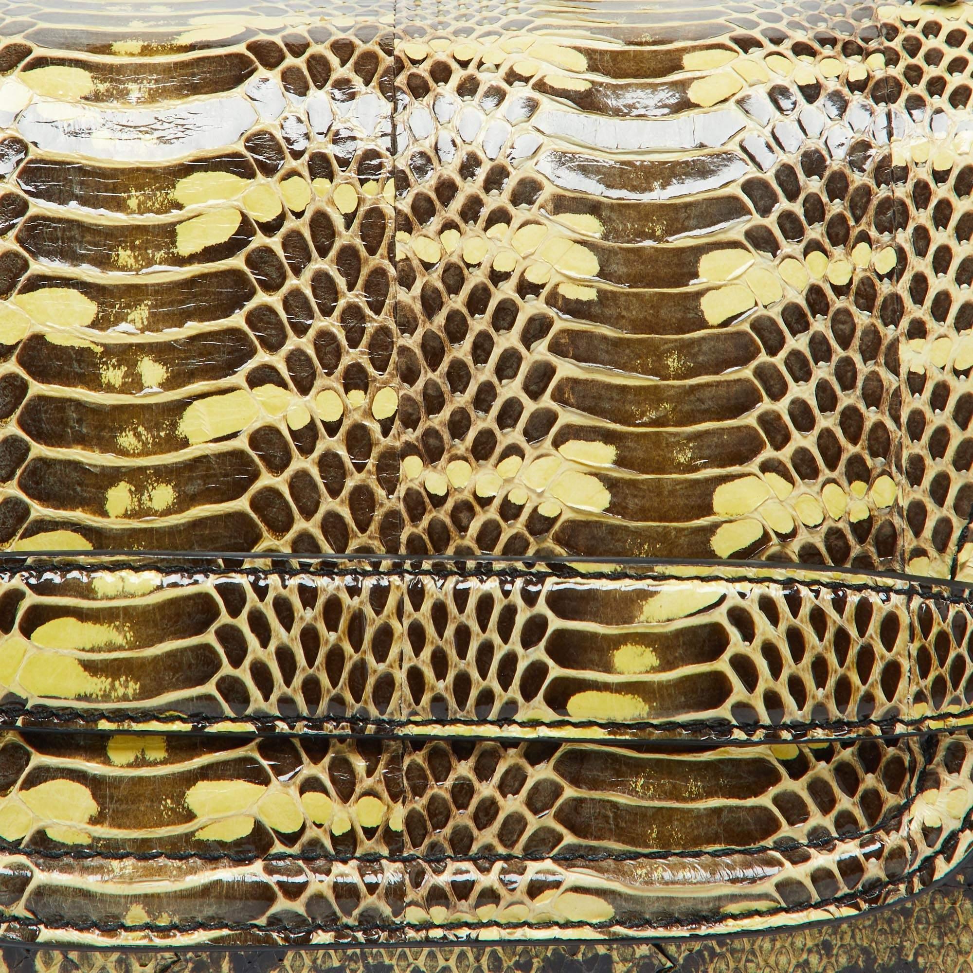 Bottega Veneta - Sac à bandoulière Intrecciato Karung Watersnake - Jaune/Marron en vente 1
