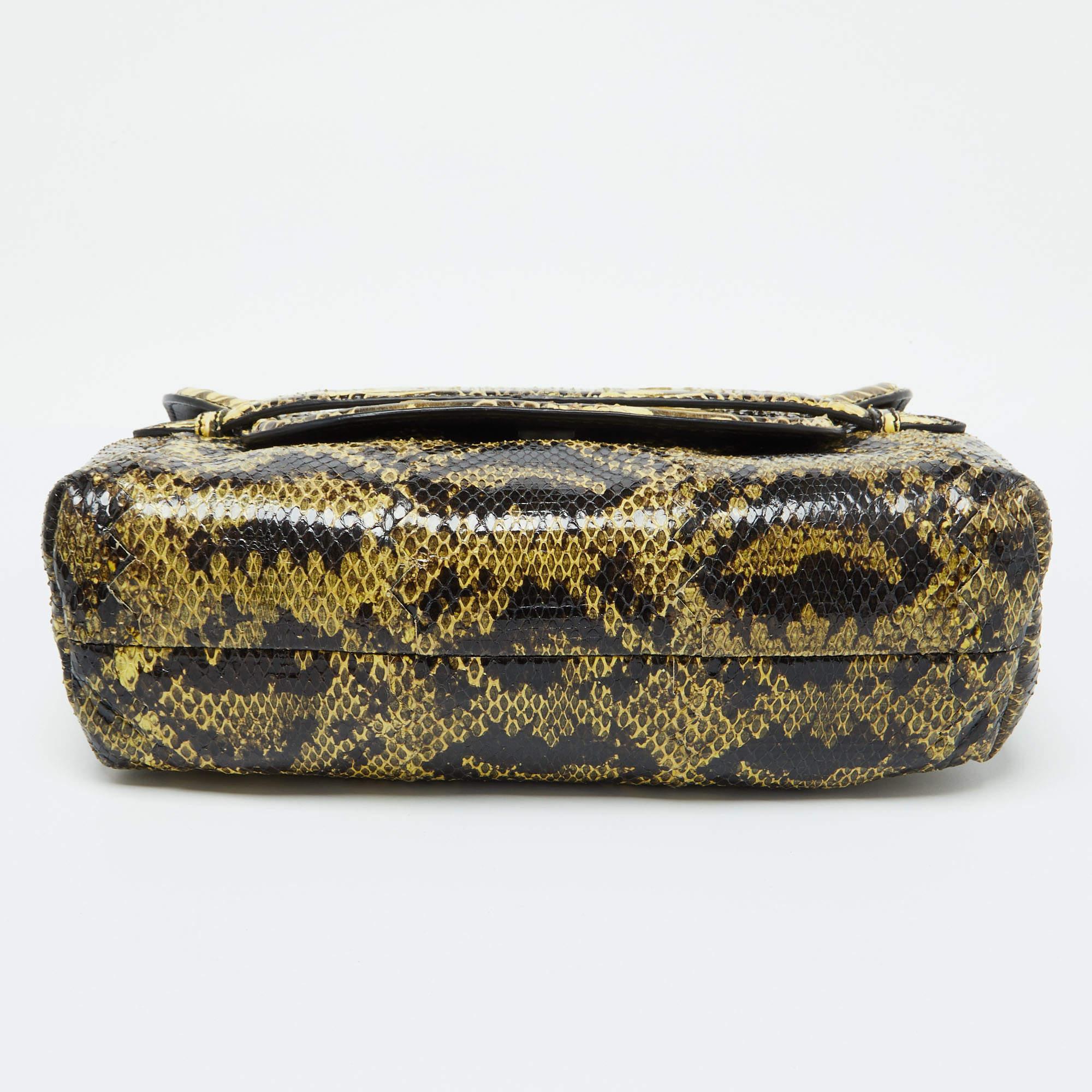 Bottega Veneta - Sac à bandoulière Intrecciato Karung Watersnake - Jaune/Marron en vente 3