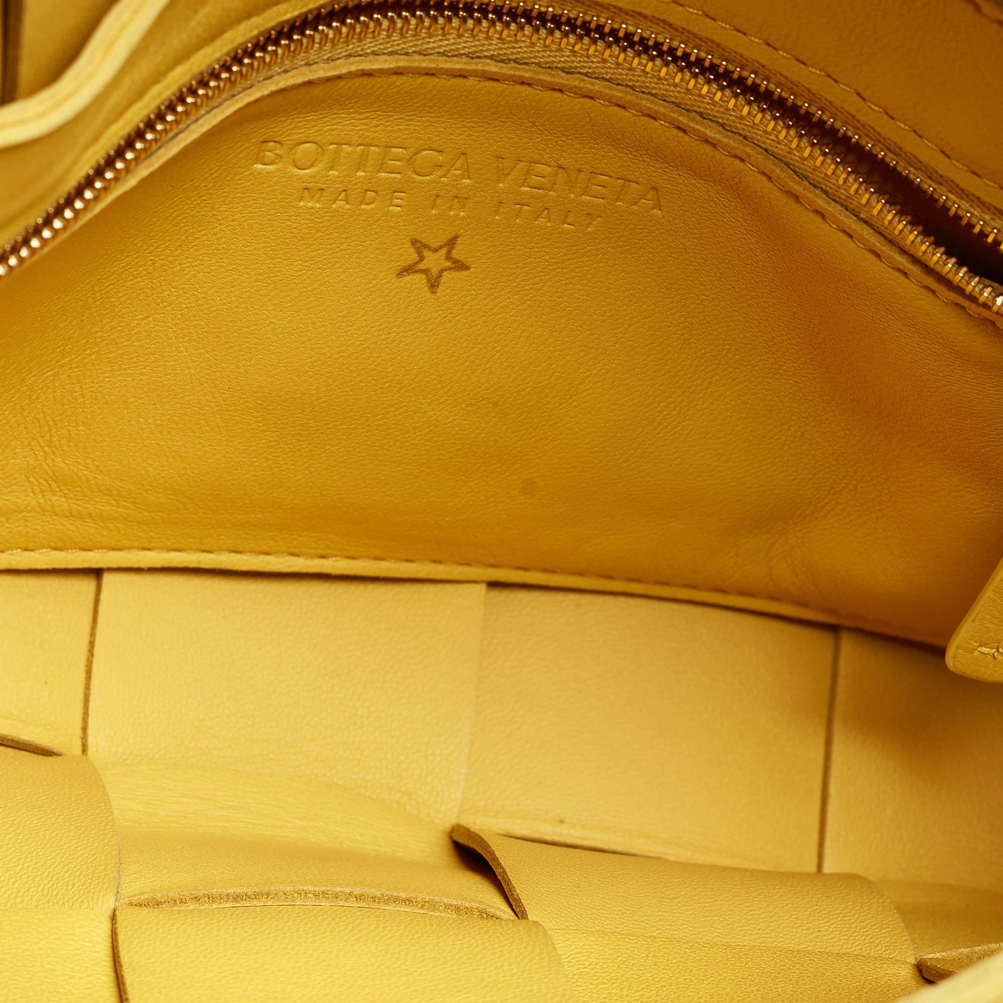 Bottega Veneta Yellow Intrecciato Leather Medium Cassette Shoulder Bag 2