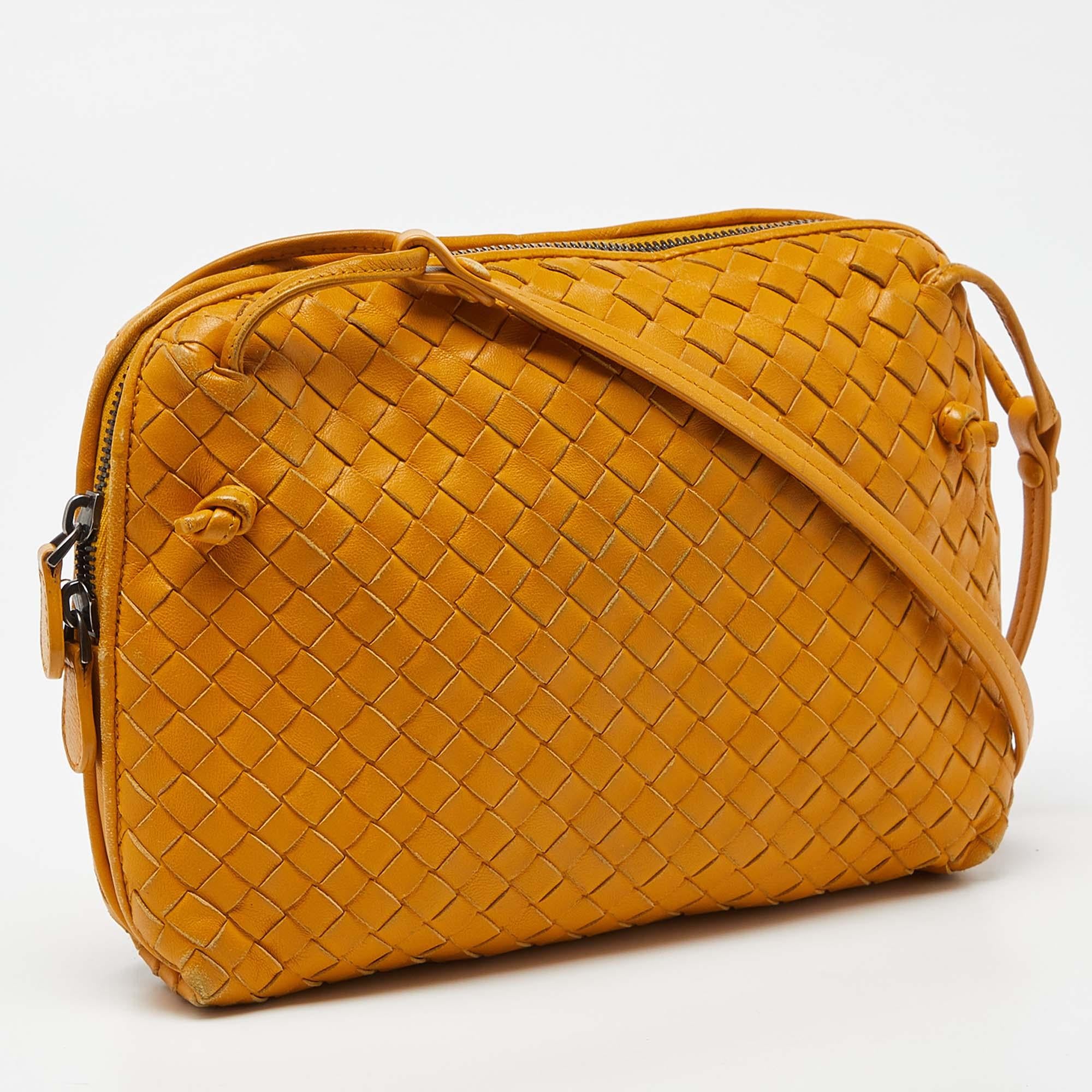 Bottega Veneta Yellow Intrecciato Leather Nodini Crossbody Bag In Excellent Condition In Dubai, Al Qouz 2