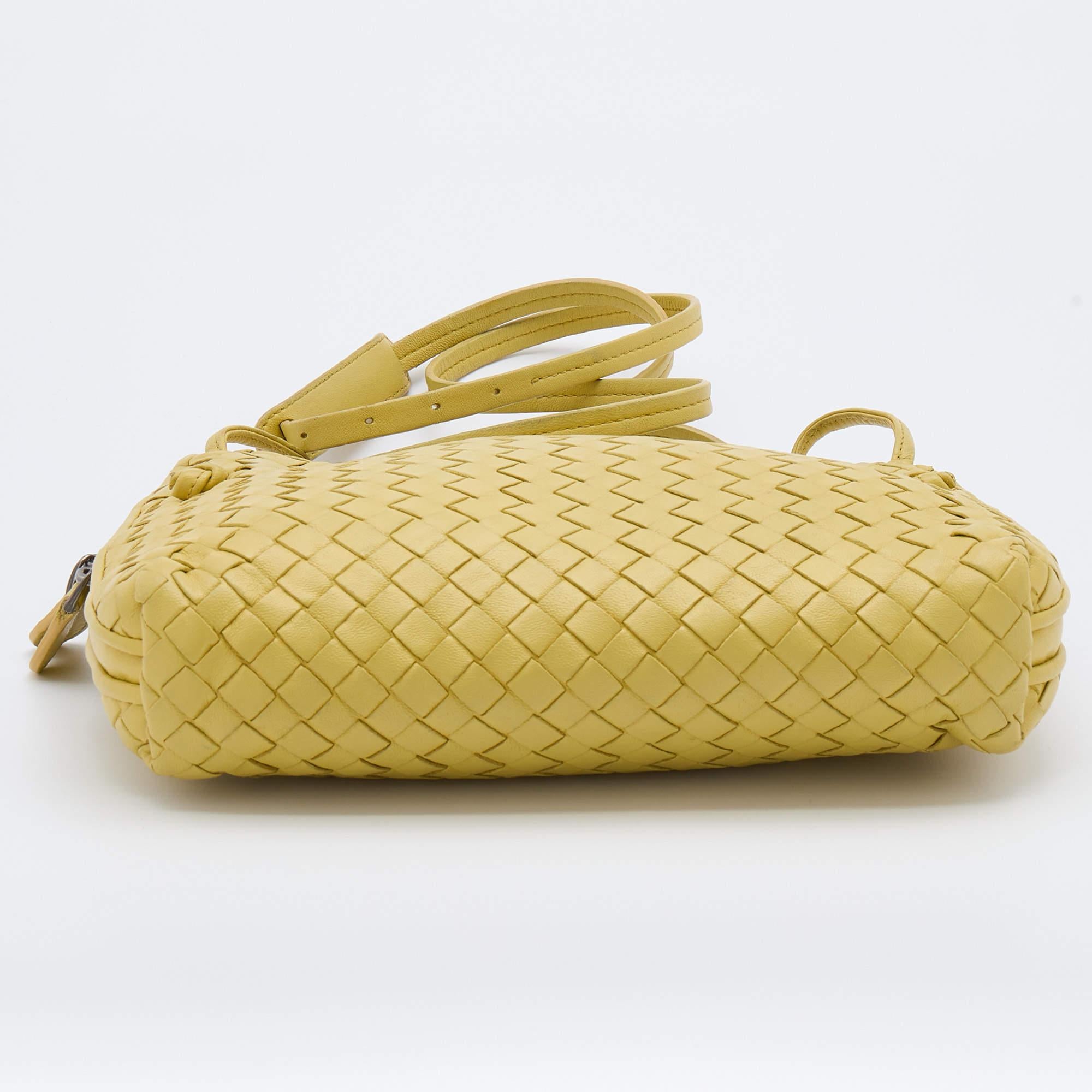Bottega Veneta Yellow Intrecciato Leather Nodini Shoulder Bag In Fair Condition In Dubai, Al Qouz 2