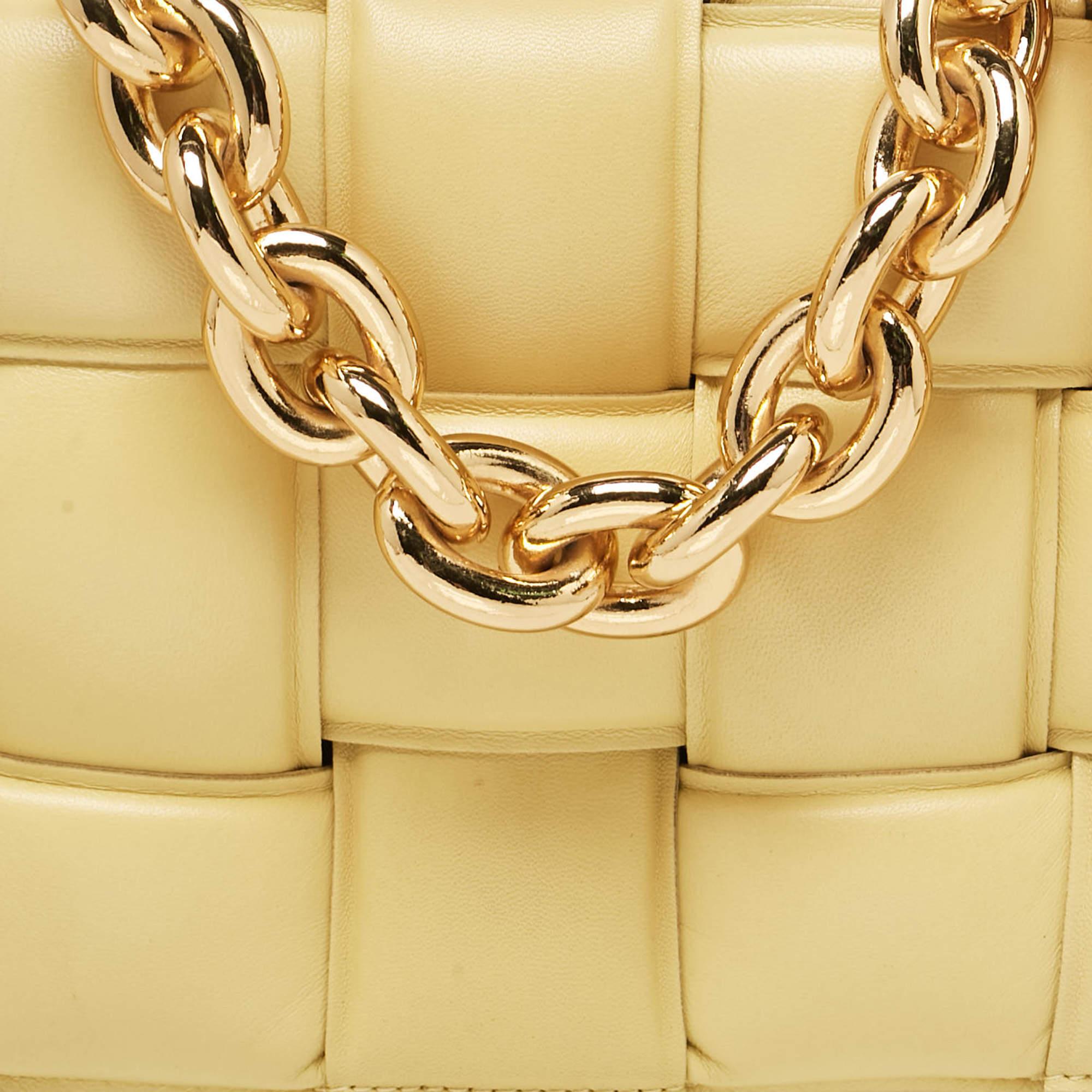 De las mujeres Bottega Veneta Bolso de cadena acolchado en piel Intrecciato amarillo en venta