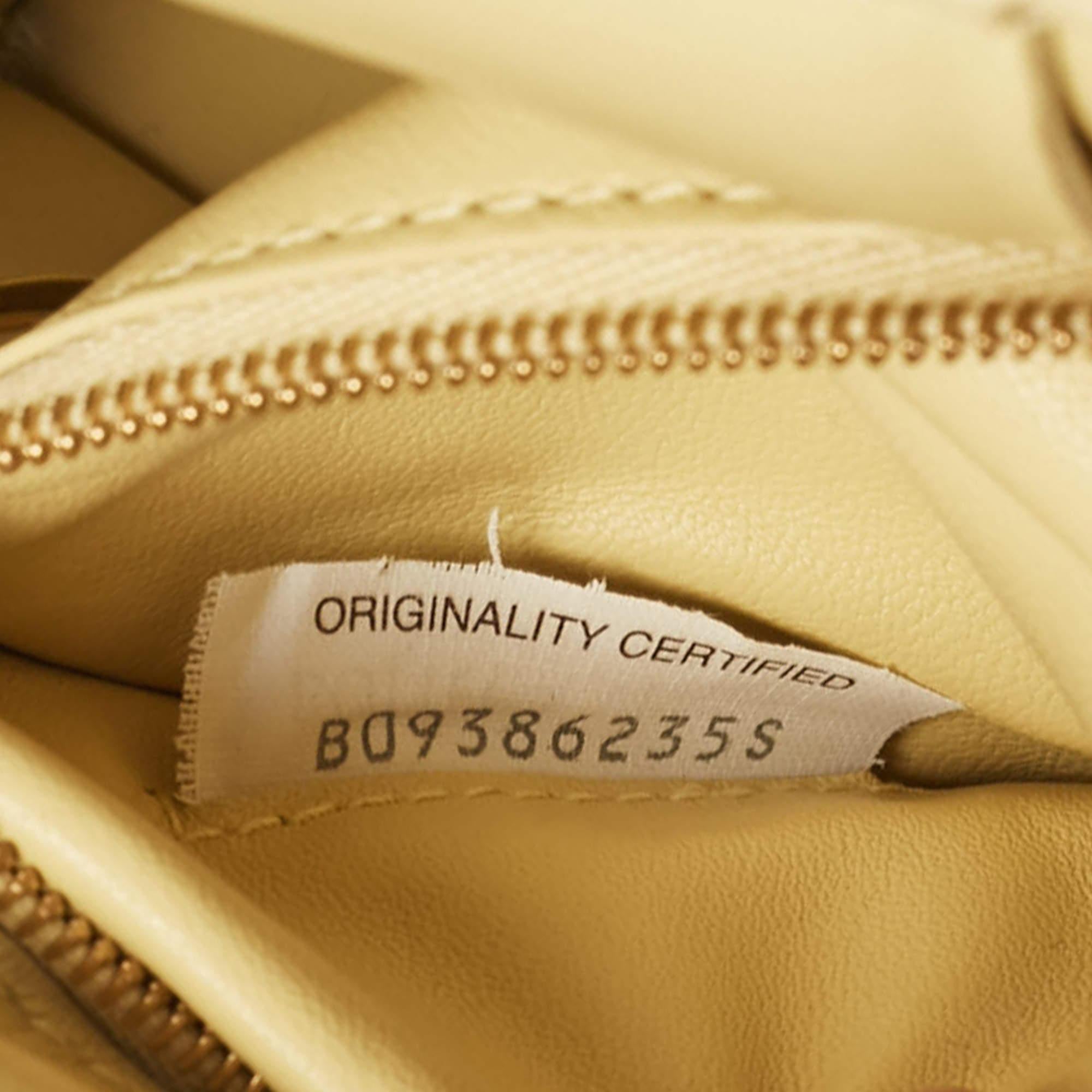 Bottega Veneta Bolso de cadena acolchado en piel Intrecciato amarillo en venta 4