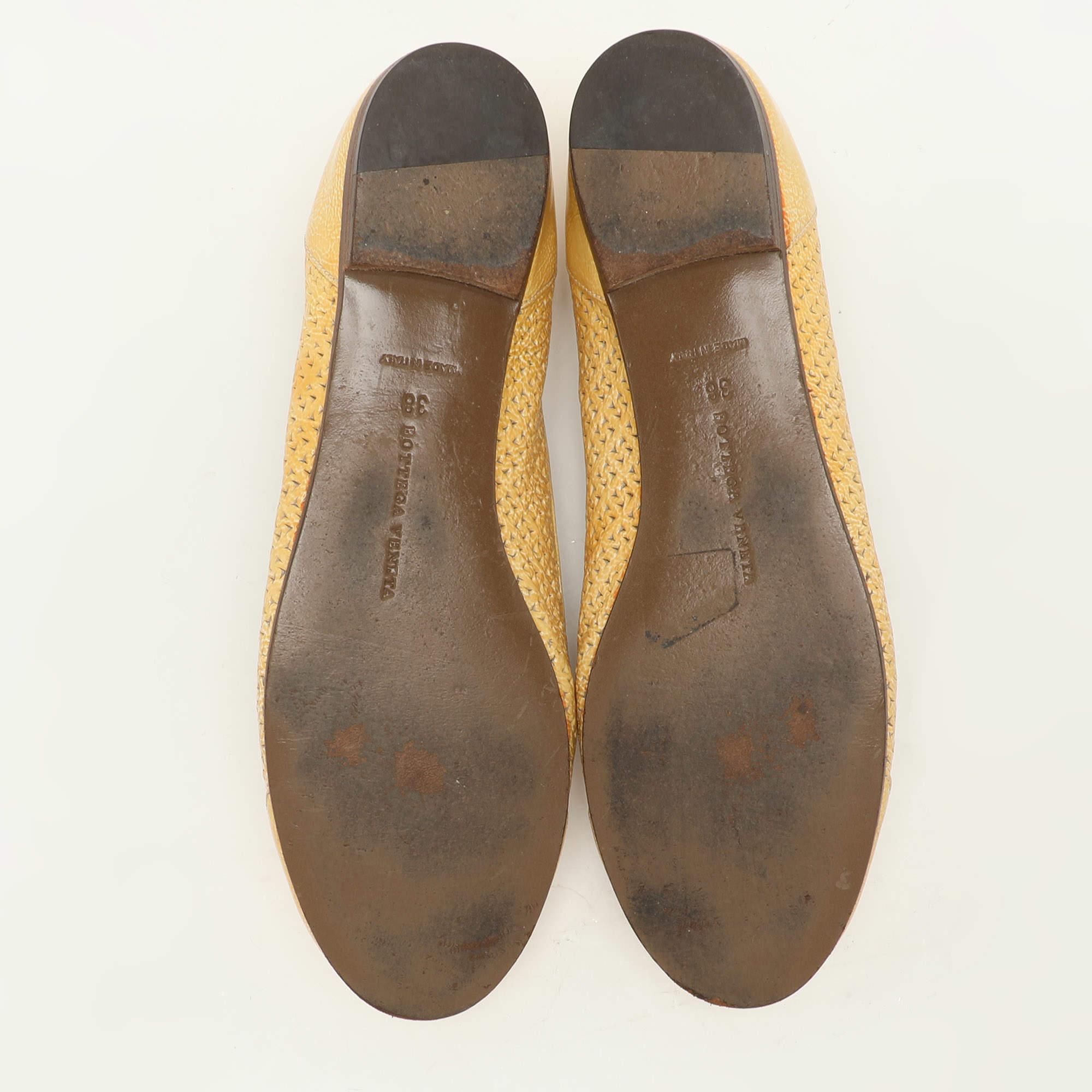Bottega Veneta Ballerines en cuir texturé jaune découpé au laser, taille 38 en vente 1