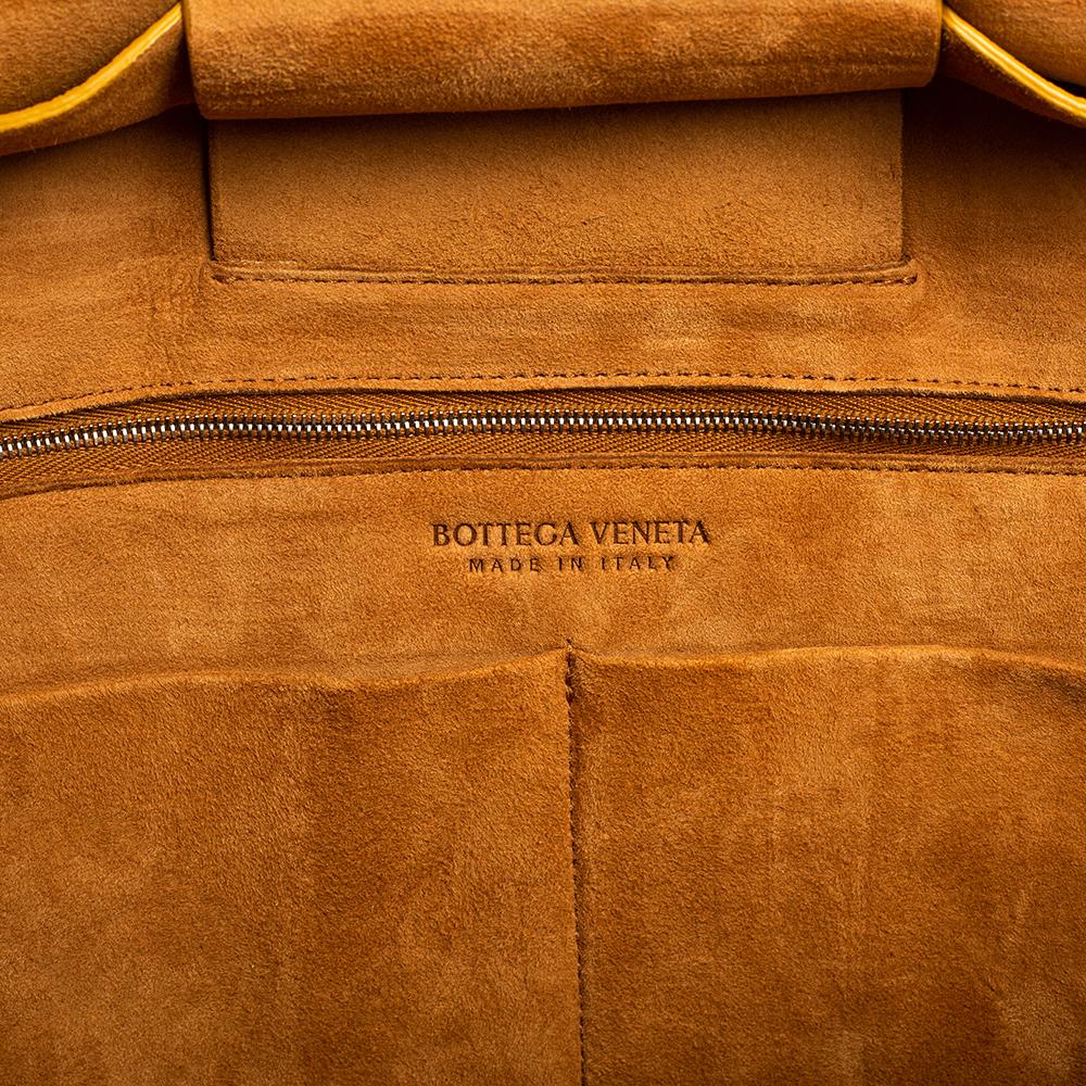 Bottega Veneta Yellow Leather Arco Tote In Good Condition In Dubai, Al Qouz 2