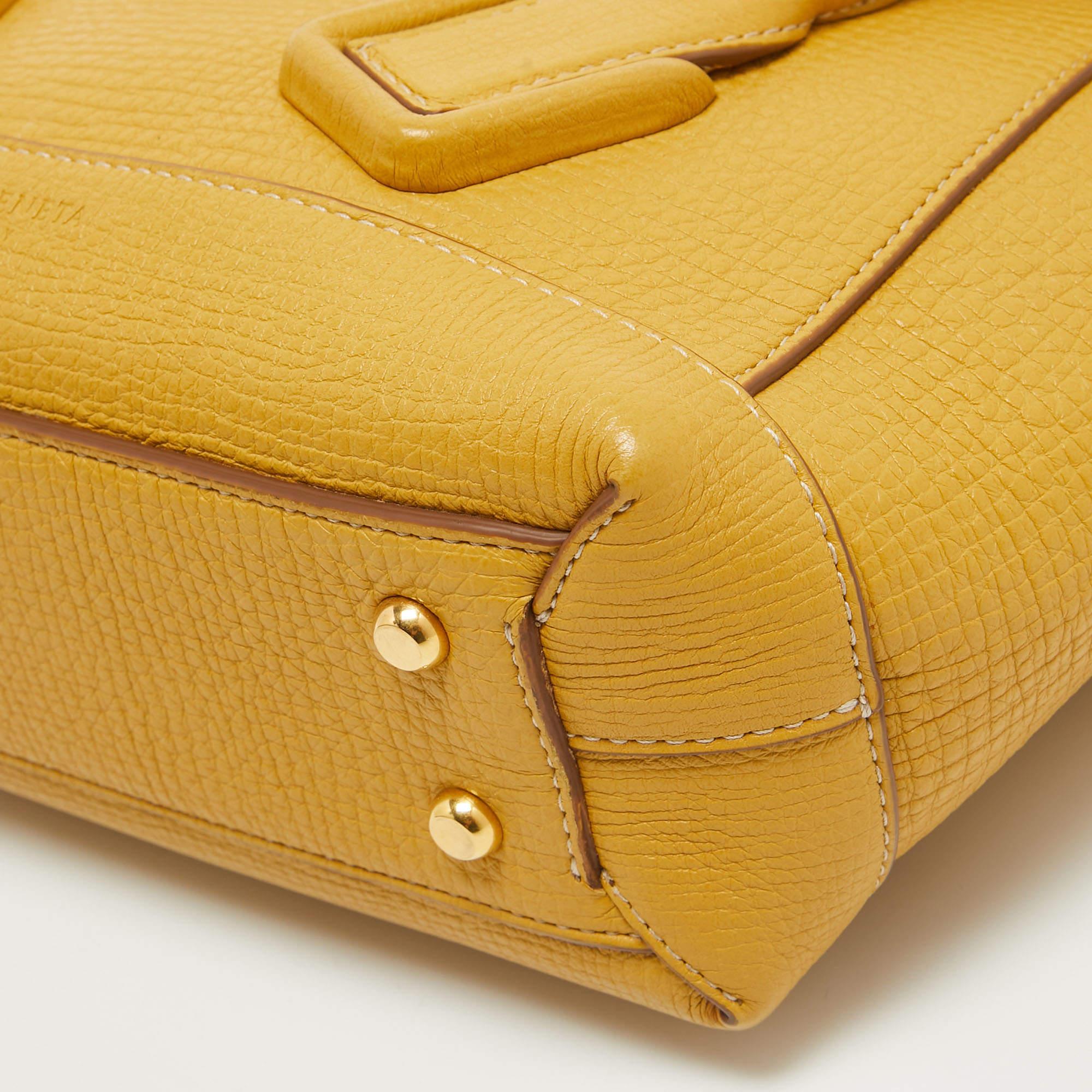 Bottega Veneta Yellow Leather Arco Tote For Sale 2