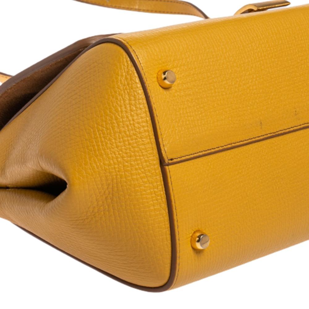 Bottega Veneta Yellow Leather BV Angle Shoulder Bag In Good Condition In Dubai, Al Qouz 2