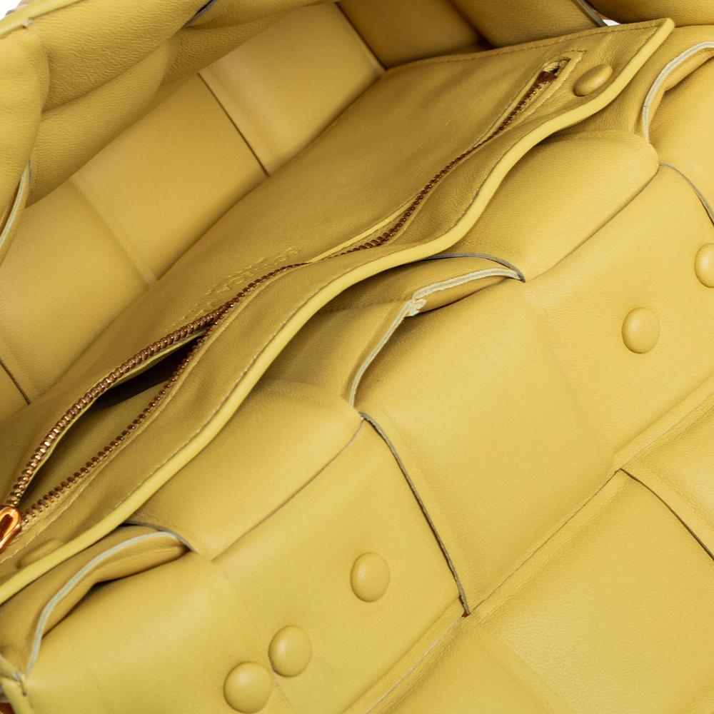Bottega Veneta Yellow Leather Chain Cassette Shoulder Bag In Good Condition In Dubai, Al Qouz 2