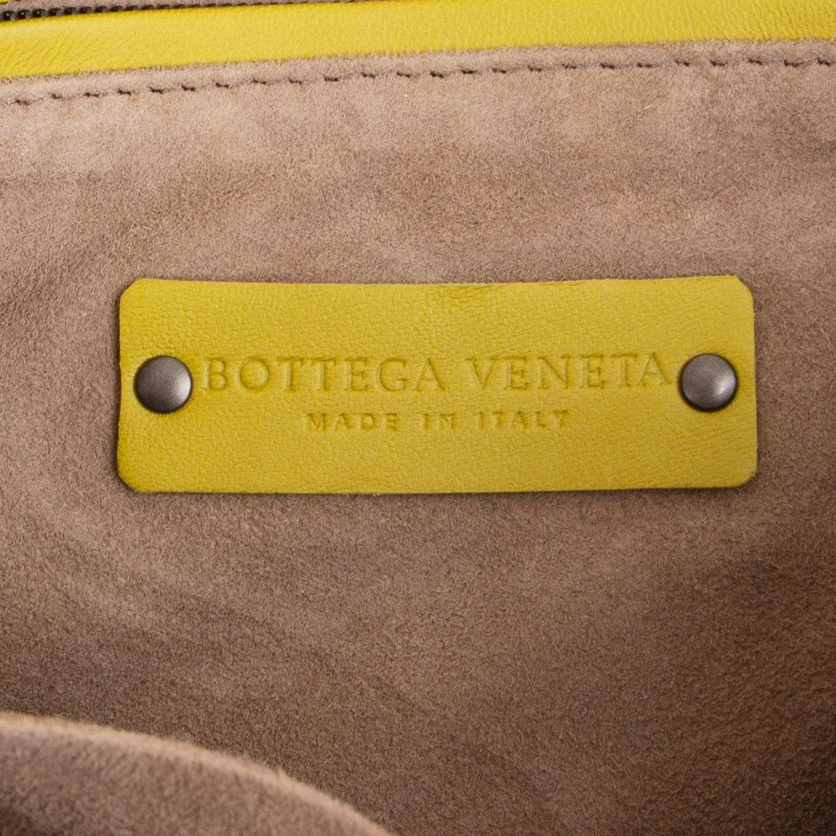 BOTTEGA VENETA yellow leather INTRECCIATO NODINI Crossbody Shoulder Bag In Excellent Condition In Zürich, CH