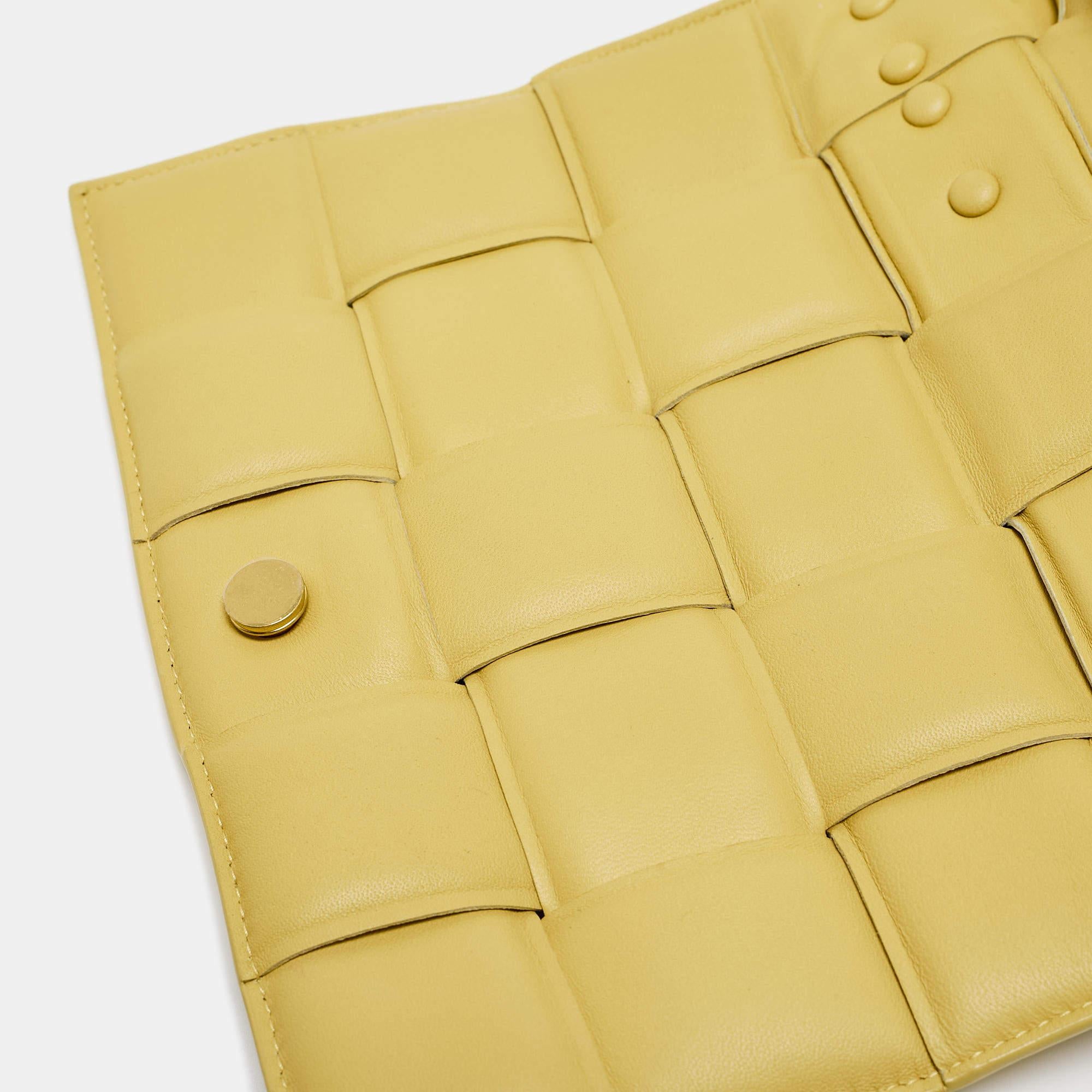 Bottega Veneta Yellow Padded Leather Chain Cassette Shoulder Bag For Sale 7