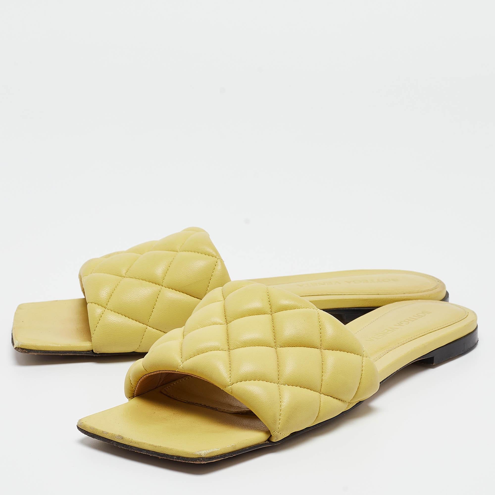 A perfect blend of luxury, style, and comfort, these designer flats are made using quality materials and frame your feet in the most refined way. They can be paired with a host of outfits from your wardrobe.