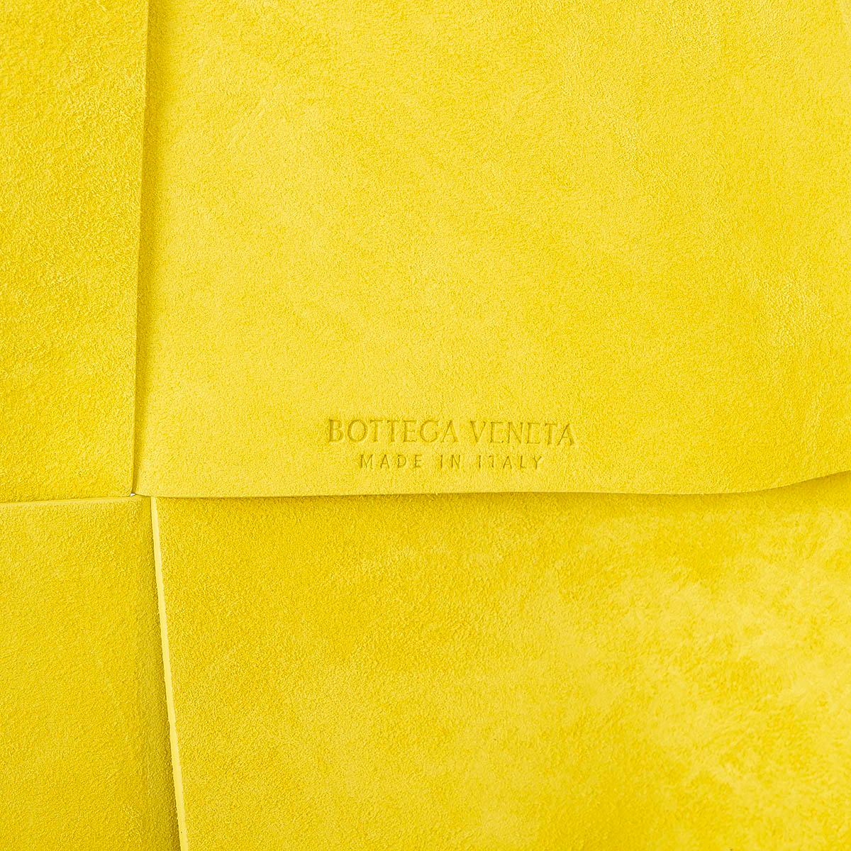 BOTTEGA VENETA yellow suede FLOWER BASKET SMALL Tote Sherbet Silver In Excellent Condition In Zürich, CH