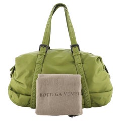 Bostoner Tasche aus Leder mit Reißverschluss und Intrecciato-Detail von Bottega Veneta in Medium Grün