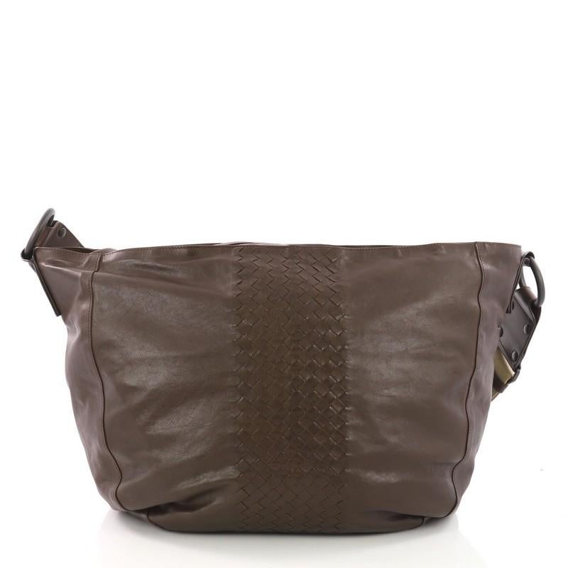 Bottega Veneta Zip Top Messenger Leather with Intrecciato Detail Large In Good Condition In NY, NY