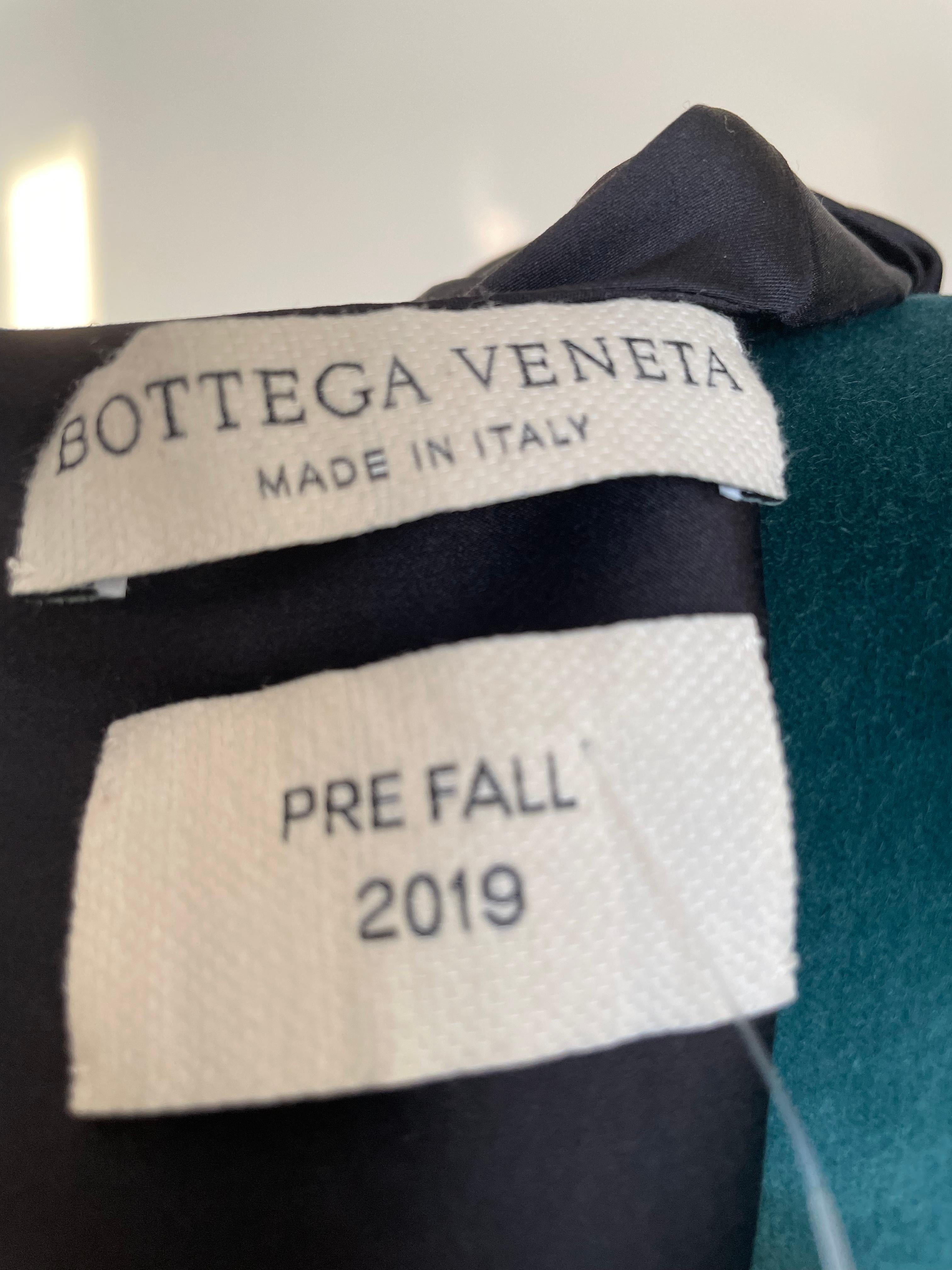Women's or Men's Bottega Venetta 2019 Fall/Winter Satin sleeveless Top  For Sale