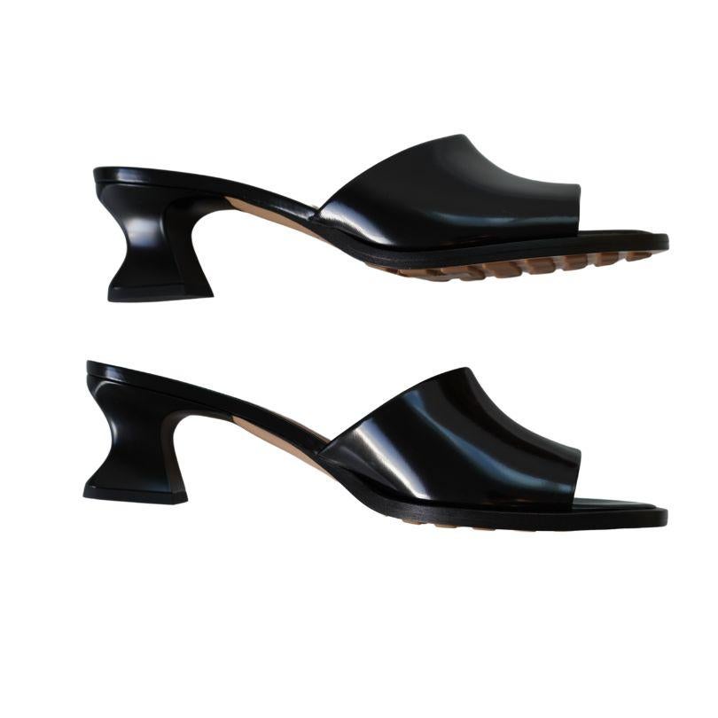 Bottega Venetta Black Cha Cha Mini Leather Mules For Sale 2