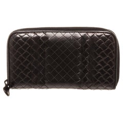 Bottega Venetta Black Leather Wallet with material leather gold-tone hardware
