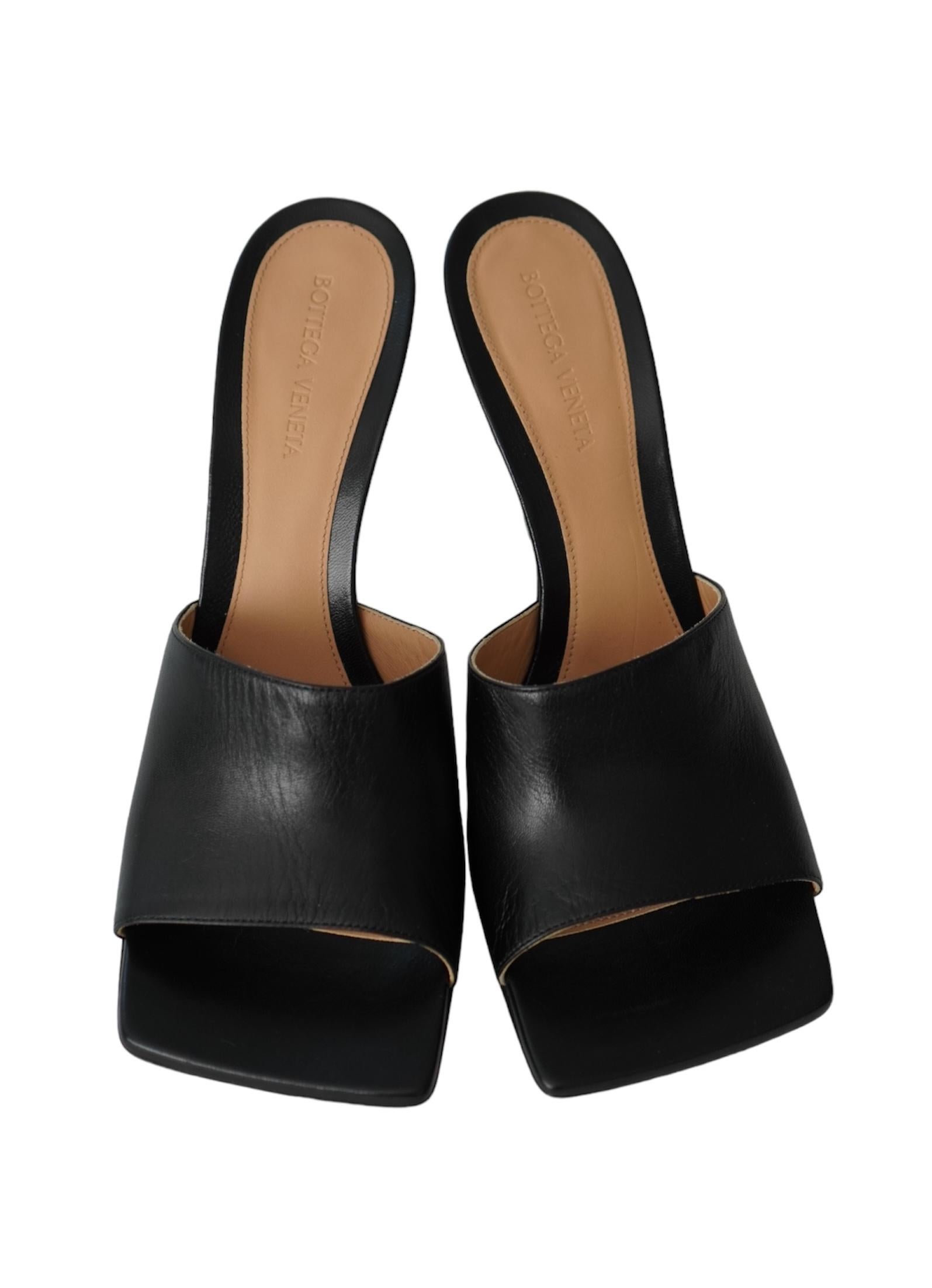 Bottega Venetta Schwarz Quadratische Zehe hochhackige Sandalen Sz 41 im Zustand „Hervorragend“ im Angebot in Beverly Hills, CA