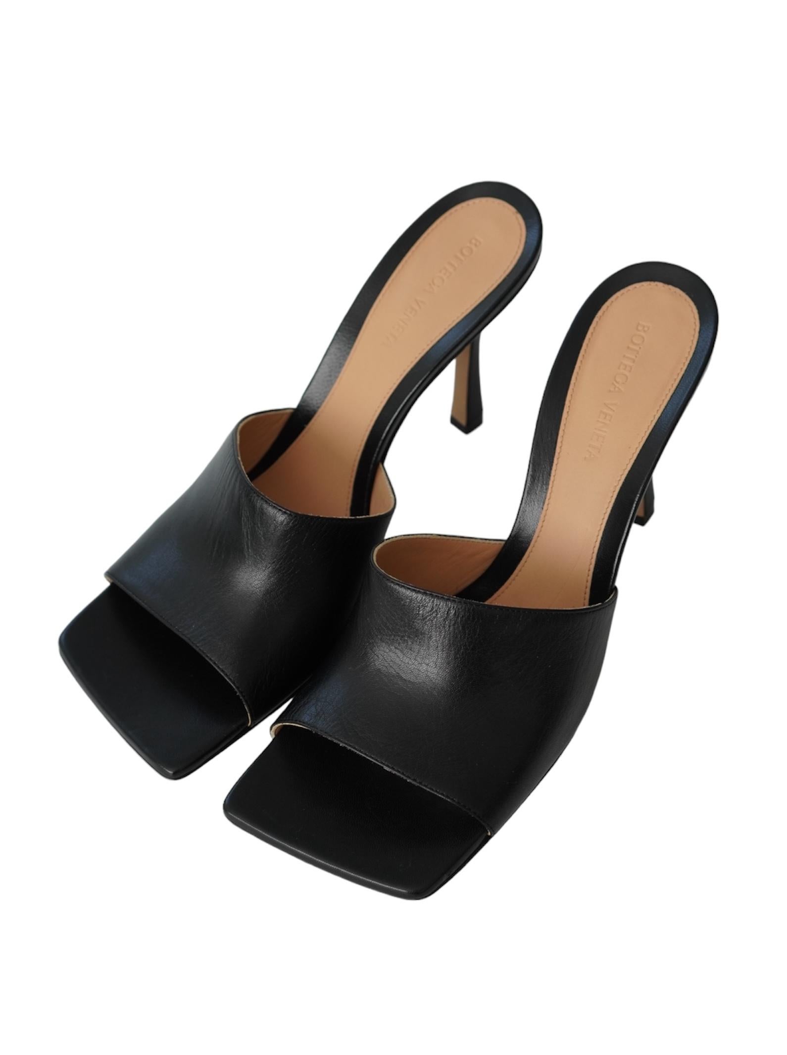 Bottega Venetta Schwarz Quadratische Zehe hochhackige Sandalen Sz 41 Damen im Angebot