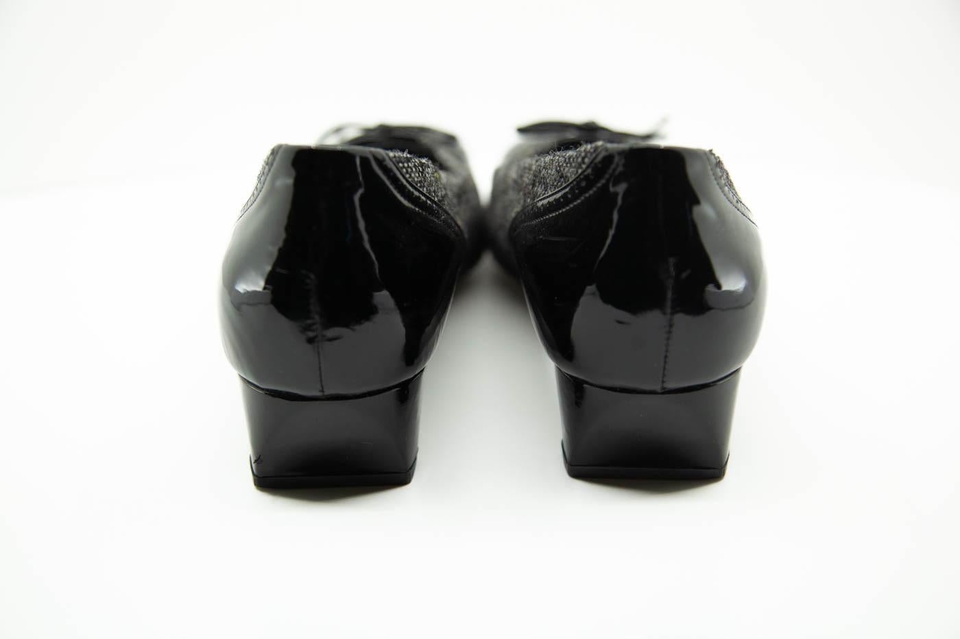 Black Bottega Venetta Vintage Leather and Tweed Kitten Heel 
