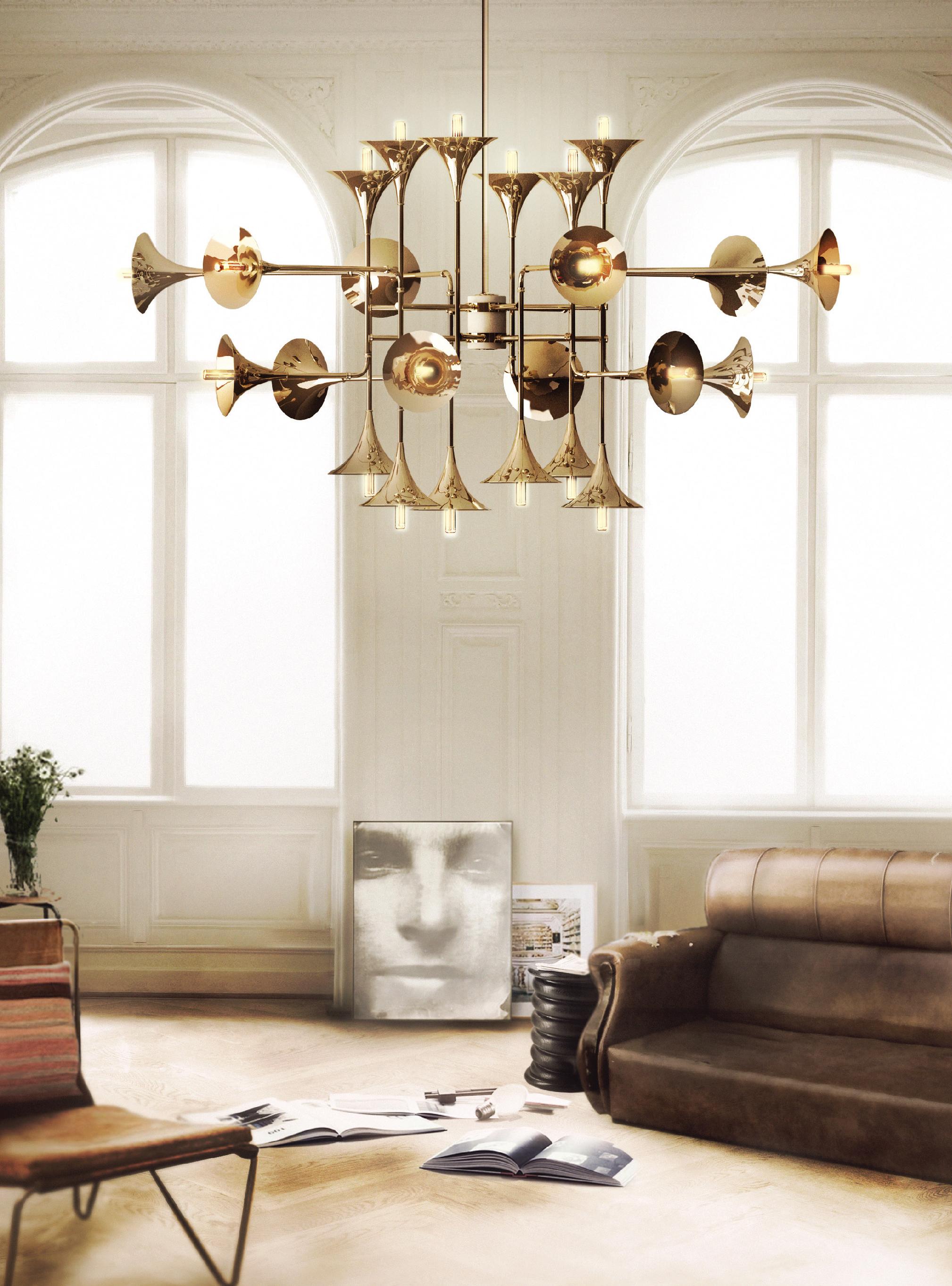 Botti modern chandelier instantly takes us into a music concert starring Chris Botti. The midcentury lighting design was inspired by the American trumpet player as a tribute to jazz music. With a structure handmade in brass and boasting a
