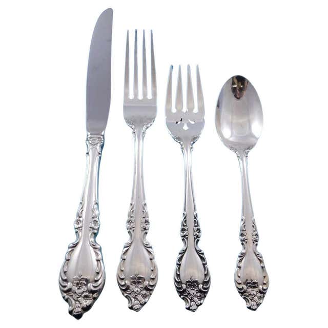 5989 Oneida Vintage Oneida Flatware - 90 For Sale on 1stDibs