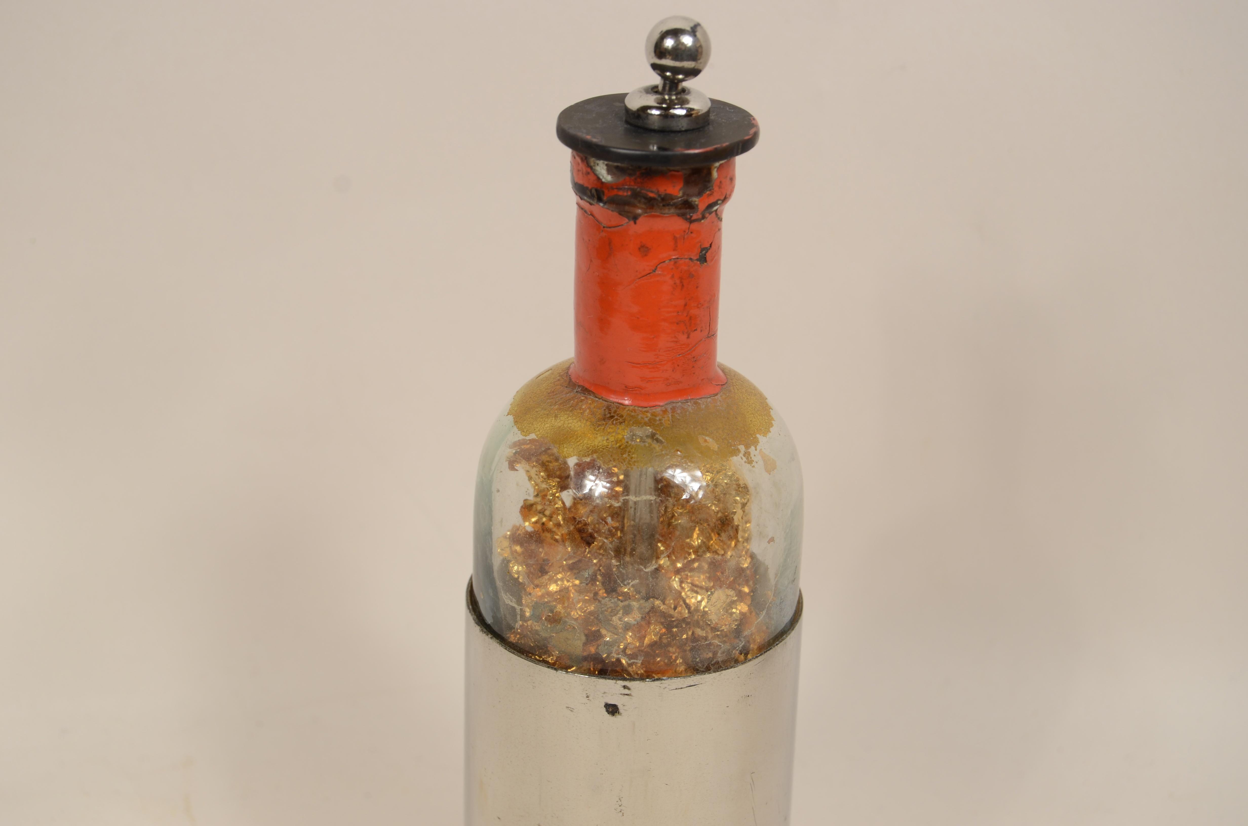 Leiden bottle from the second half of the 19th century, this is  an electrical component that accumulates and stores a high-voltage electrical charge by means of an external source  for example, an electrostatic generator. Generally made from a