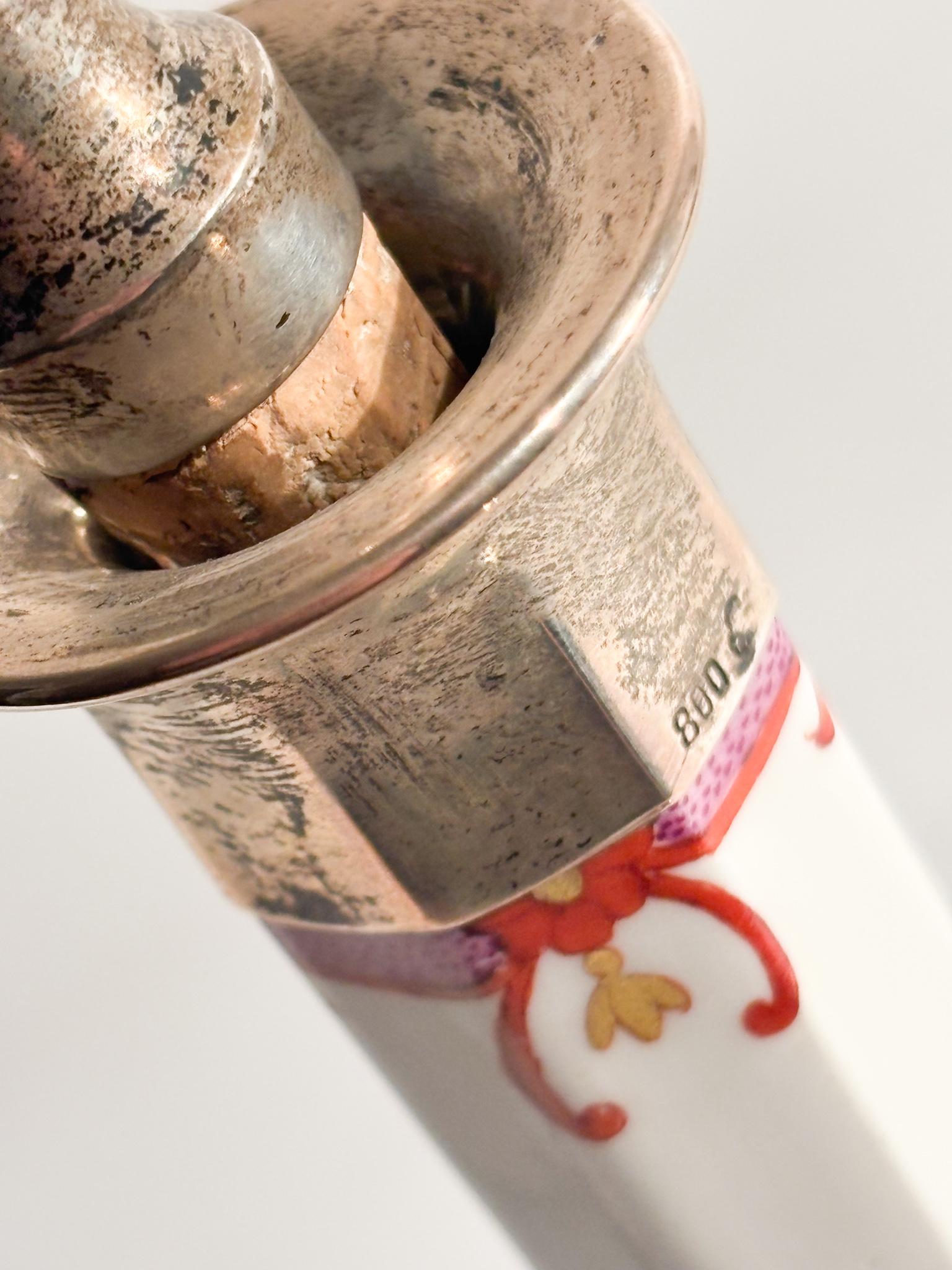 Bottiglia in Porcellana di Meissen con Tappo in Argento 800 Primi Novecento in vendita 5