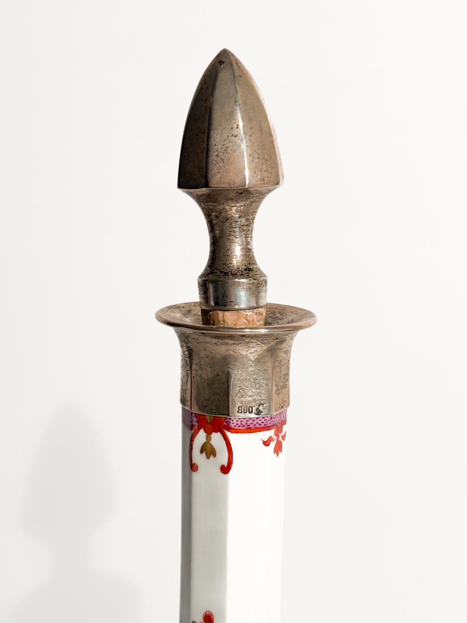 Tedesco Bottiglia in Porcellana di Meissen con Tappo in Argento 800 Primi Novecento in vendita