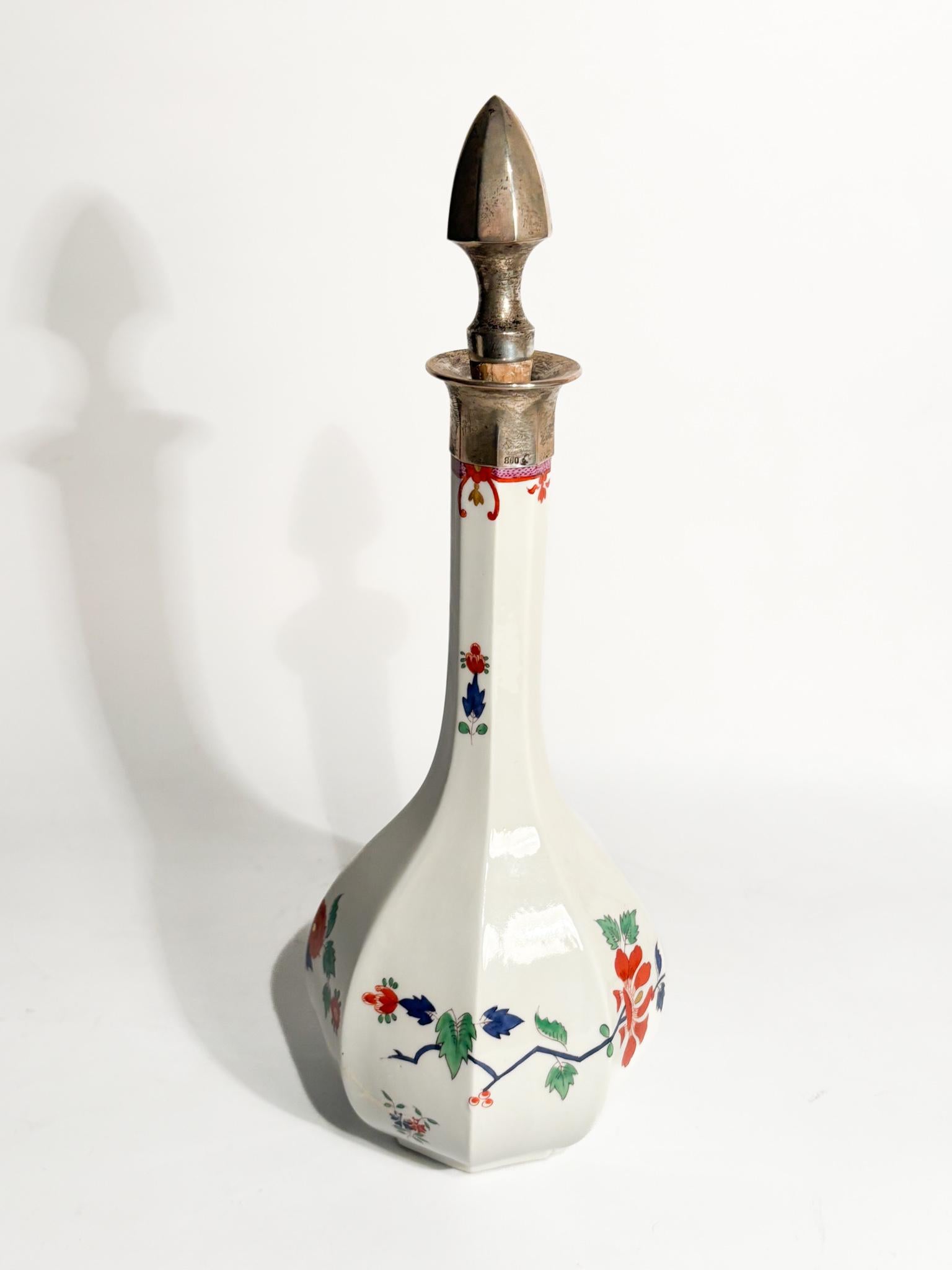 Bottiglia in Porcellana di Meissen con Tappo in Argento 800 Primi Novecento In condizioni buone in vendita a Milano, MI