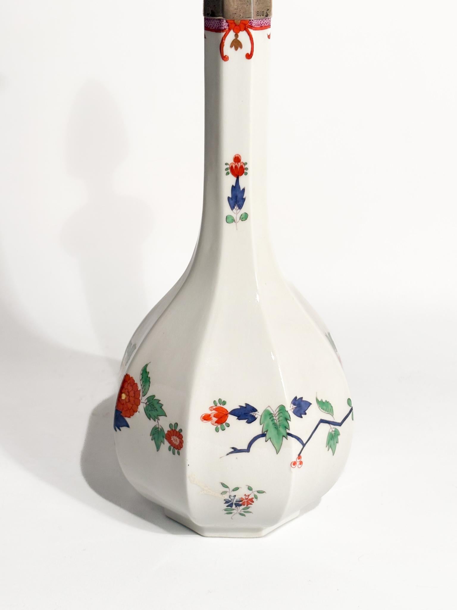 Inizio XX secolo Bottiglia in Porcellana di Meissen con Tappo in Argento 800 Primi Novecento in vendita