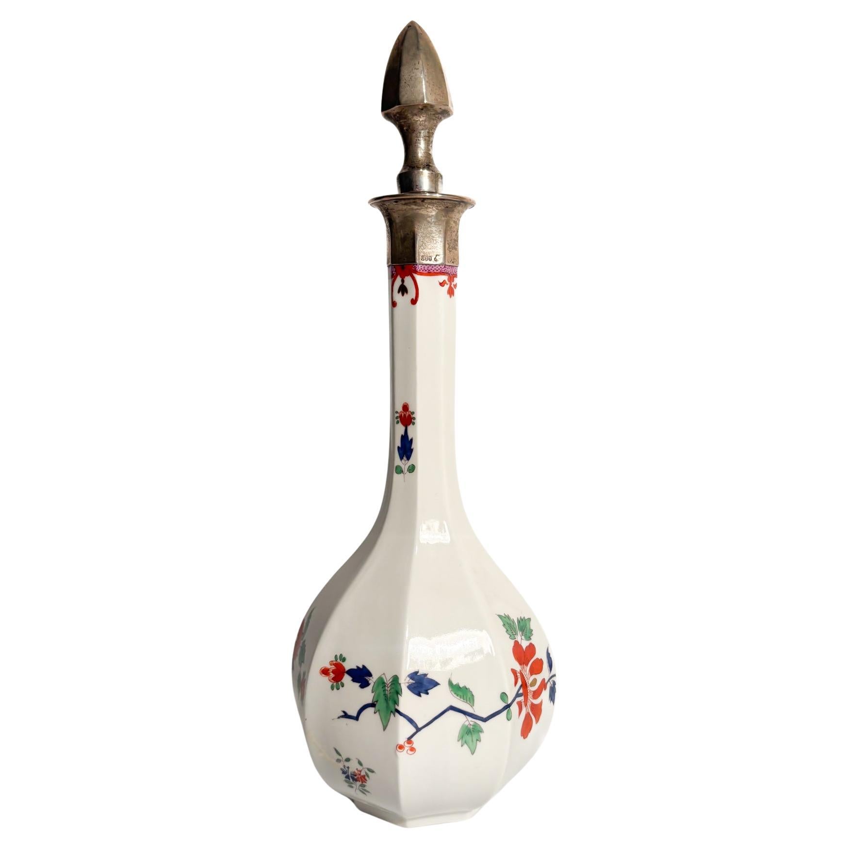Bottiglia in Porcellana di Meissen con Tappo in Argento 800 Primi Novecento