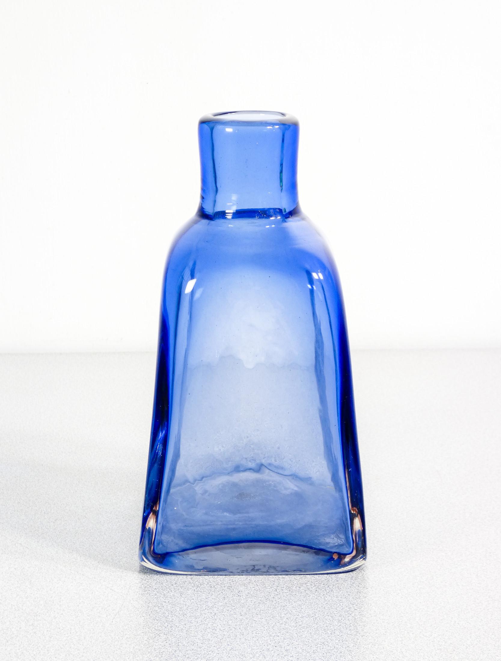Flasche aus geblasenem Glas, entworfen von Paolo VENINI, säuregeprägt. Italien, 1950 im Zustand „Hervorragend“ im Angebot in Torino, IT