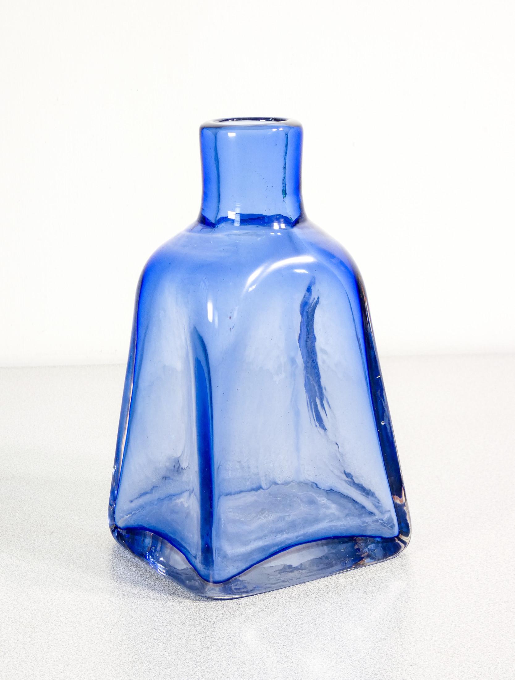 Flasche aus geblasenem Glas, entworfen von Paolo VENINI, säuregeprägt. Italien, 1950 (Mid-20th Century) im Angebot