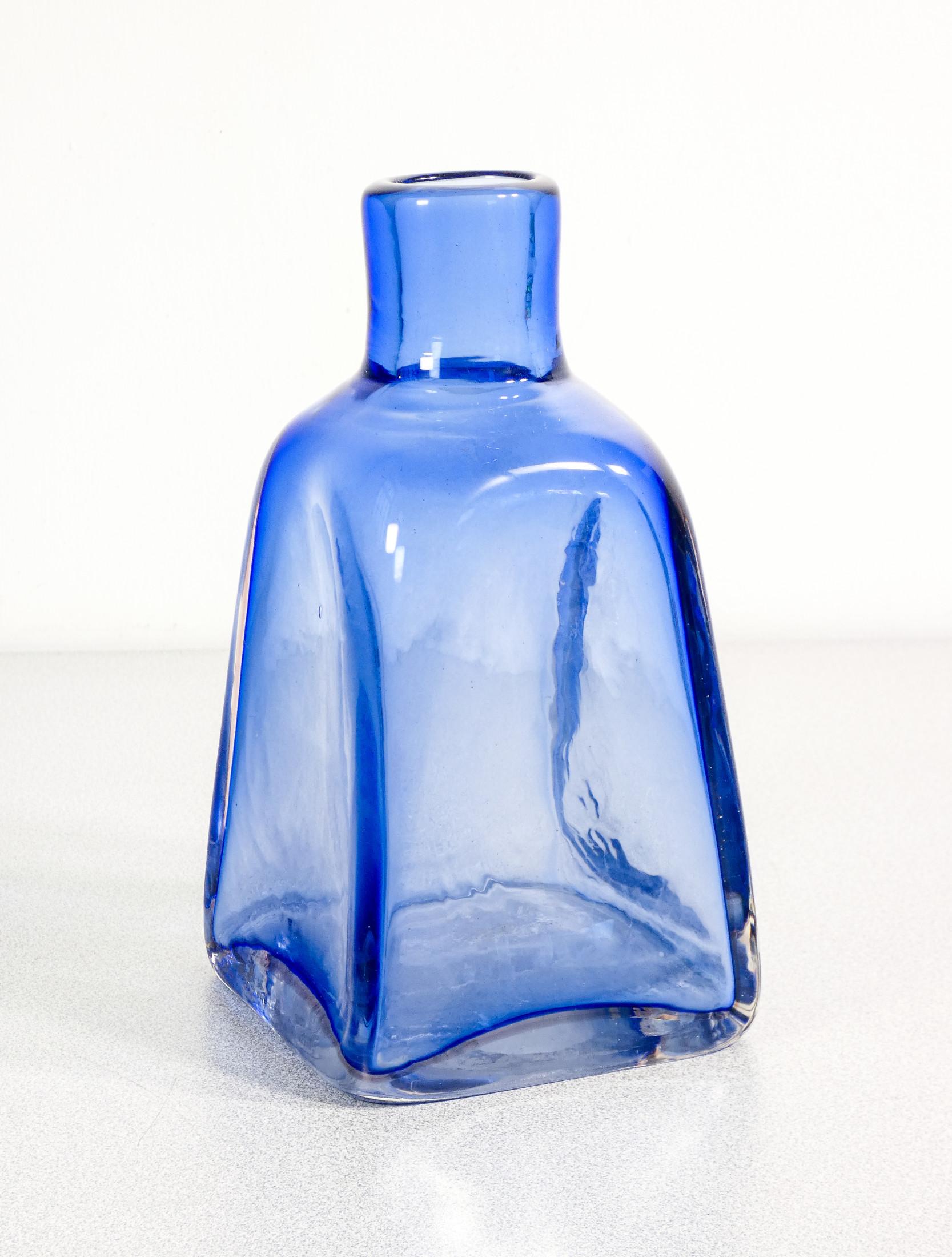 Flasche aus geblasenem Glas, entworfen von Paolo VENINI, säuregeprägt. Italien, 1950 im Angebot 1