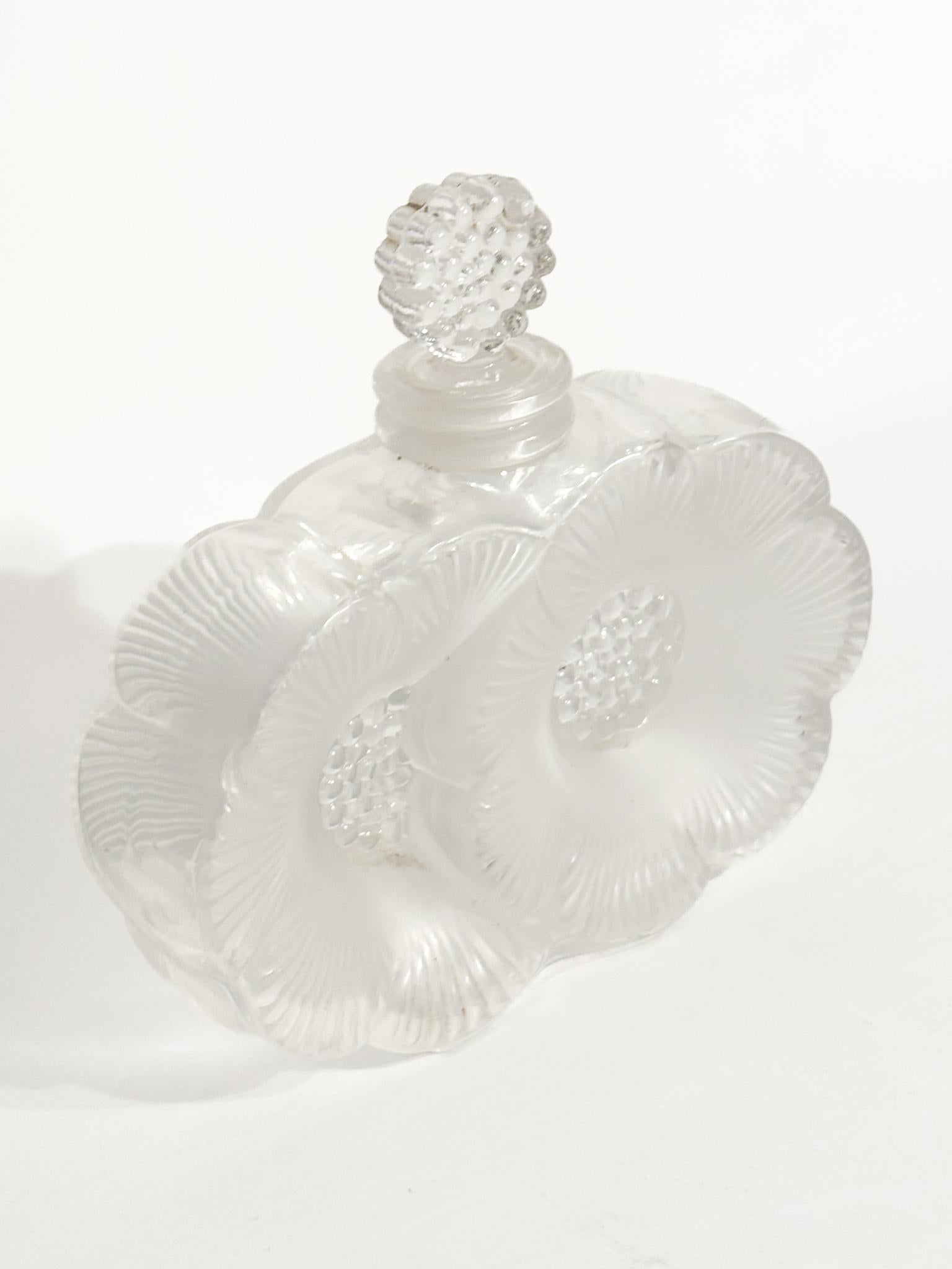 Mid-Century moderno Bottiglia Portaprofumo in Cristallo di Lalique Deux Fleurs Anni 80 in vendita