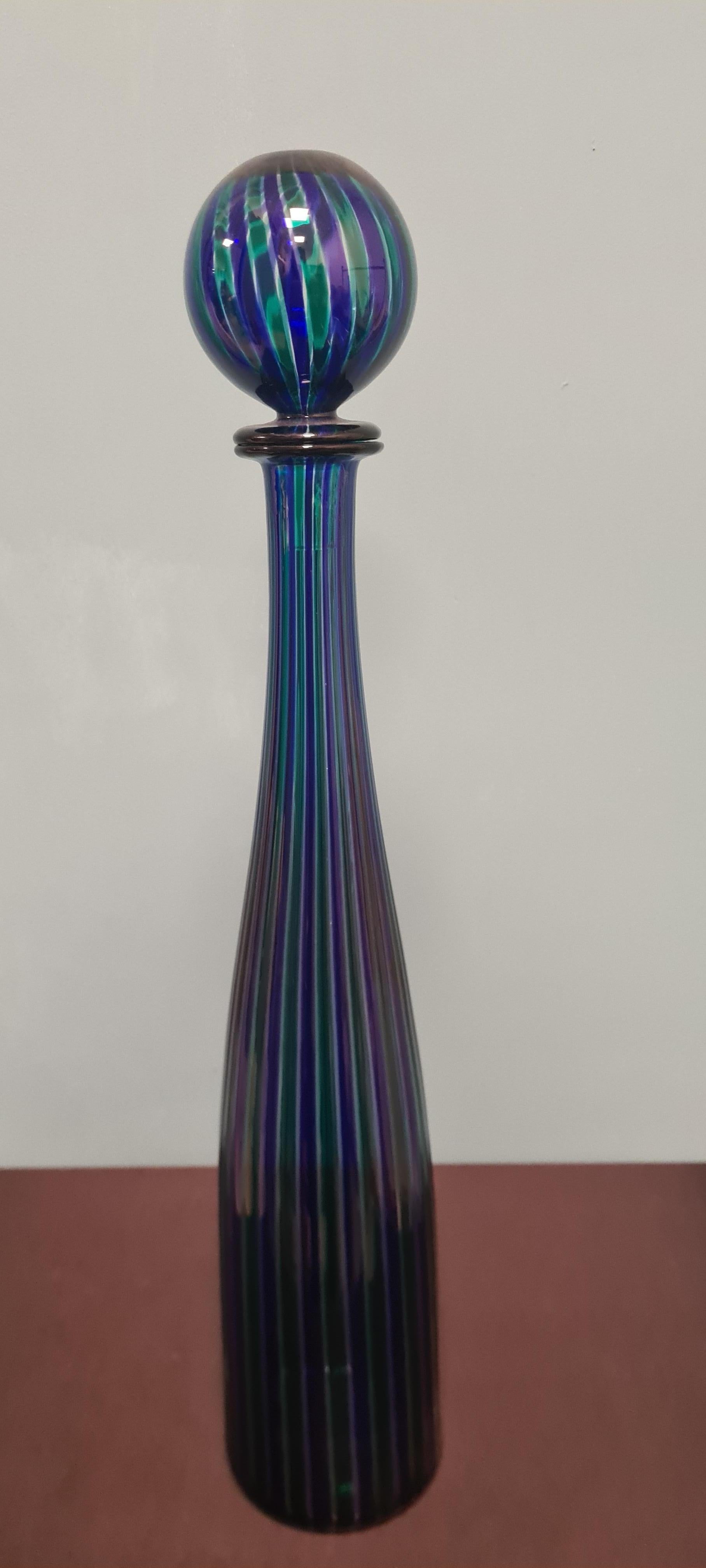 Die Venini-Flaschen der Serie Morandiane sind von den Gemälden des Malers Giorgio Morandi inspiriert, der die Flaschen zu einem unverwechselbaren Bild seiner Werke machte.

Die Serie Bottiglie Morandiane wurde 1956 von Paolo Venini konzipiert und