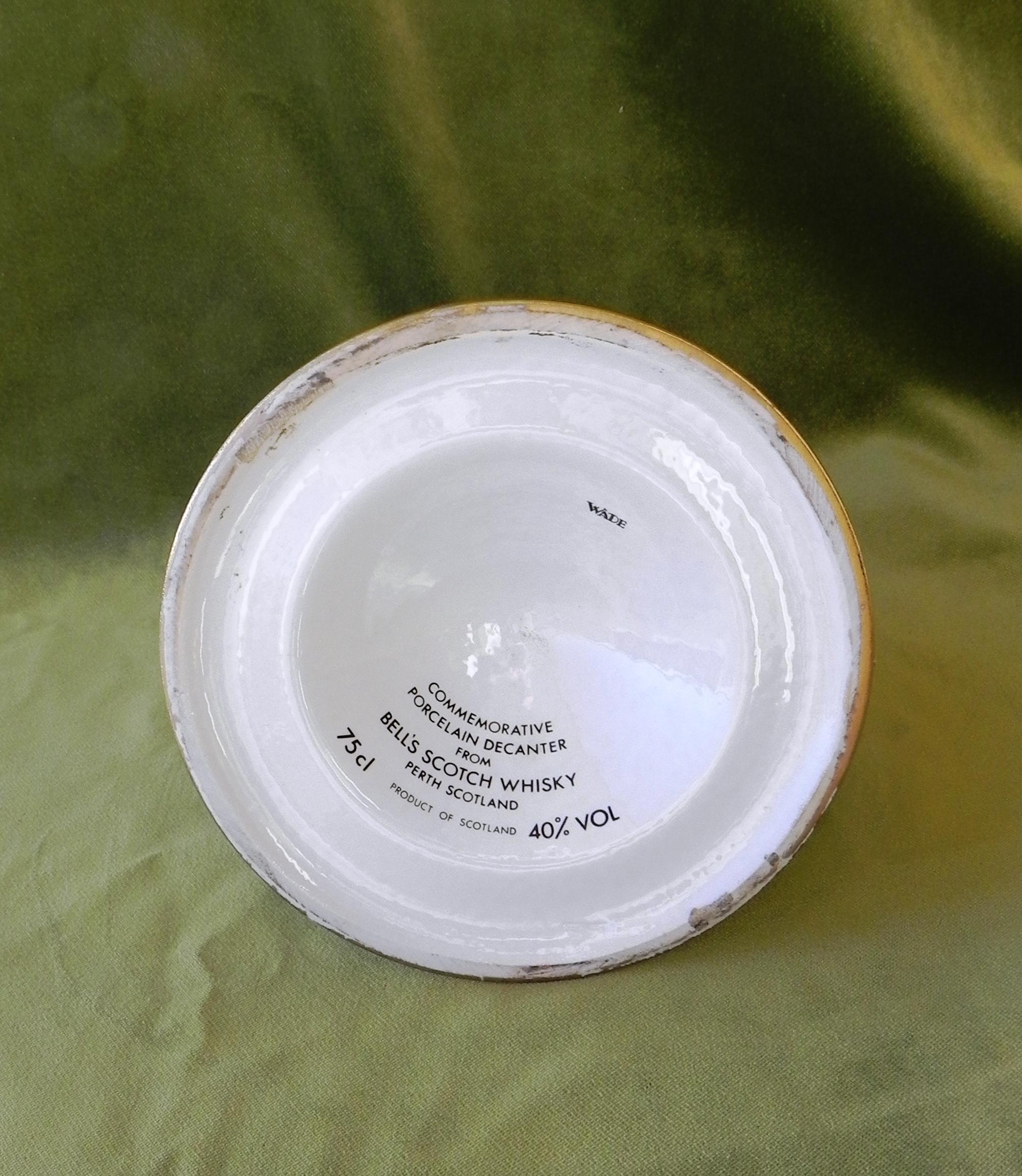 Bottiglie in ceramica commemorative Lady Diana For Sale 2
