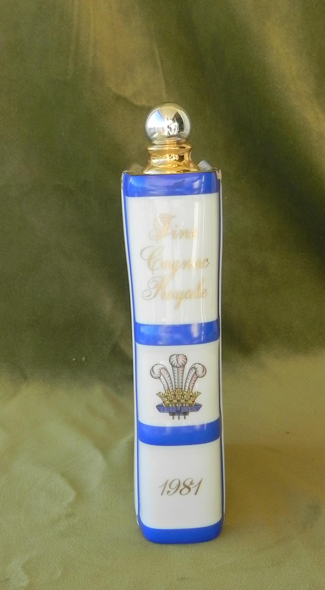 Bottiglie en céramique commémorative de Lady Diana en vente 10
