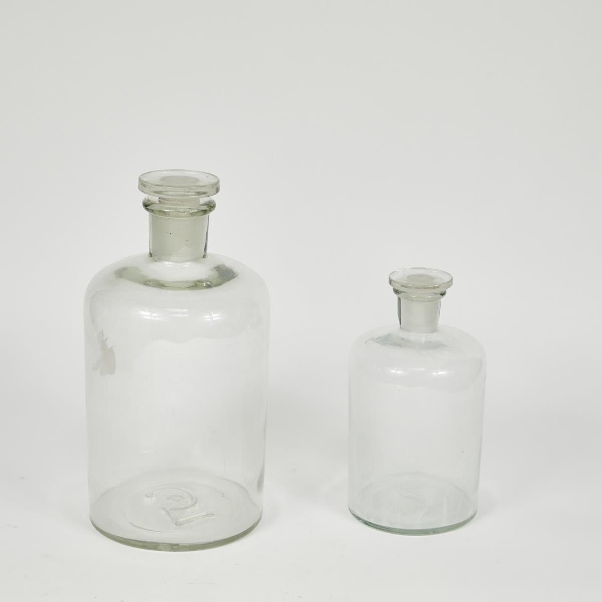 1940s English Glass Bottles with Stoppers In Good Condition For Sale In Los Angeles, CA