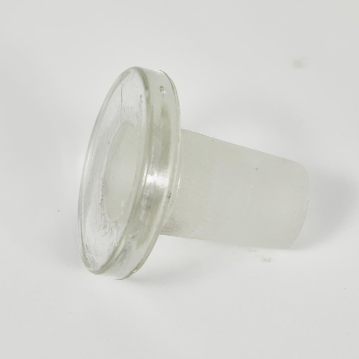 Englische Glasflaschen mit Stopfen aus den 1940er Jahren im Angebot 8