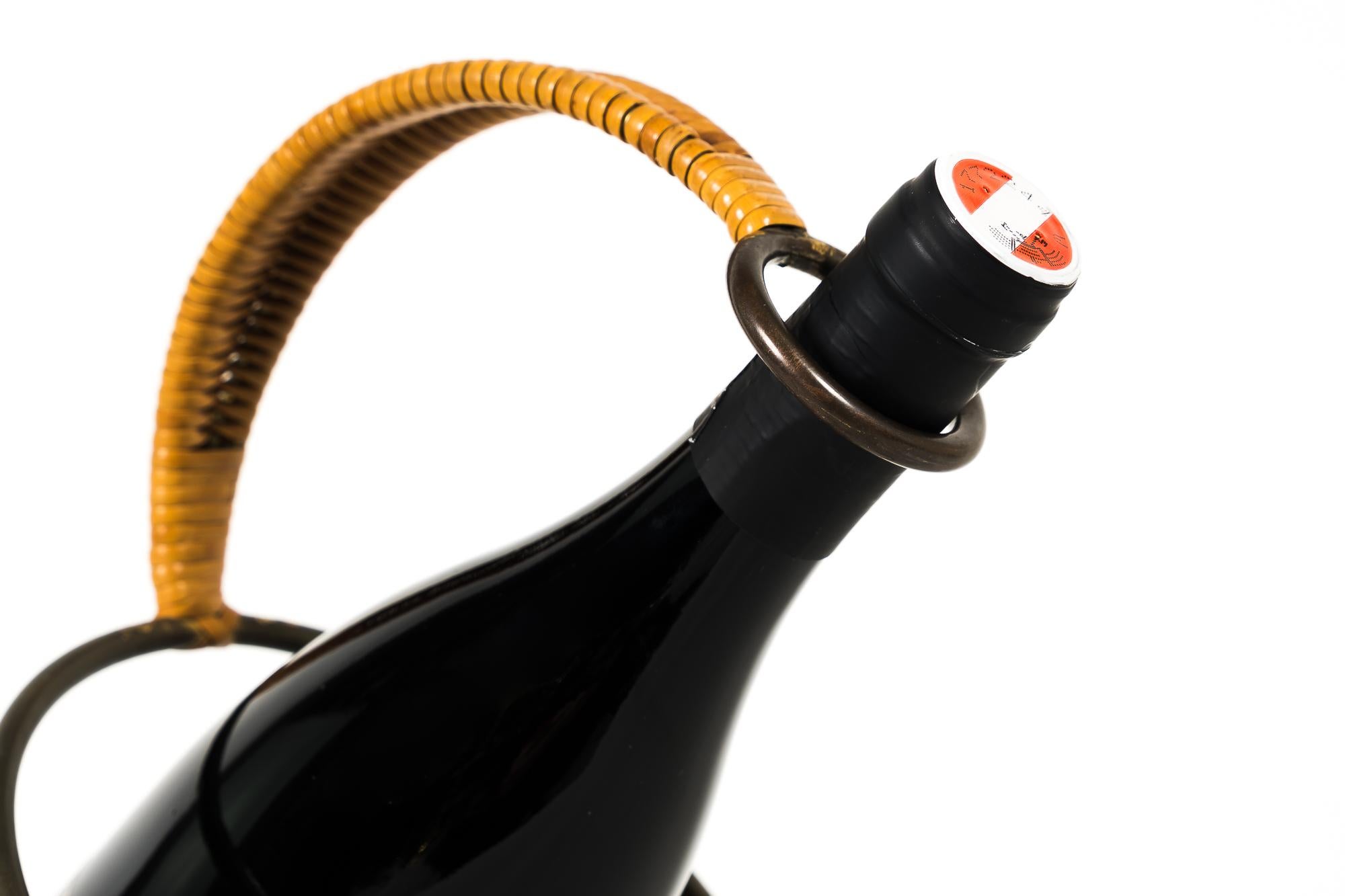 Portabotellas para botella de vid, Viena, hacia los años 50 Latón en venta